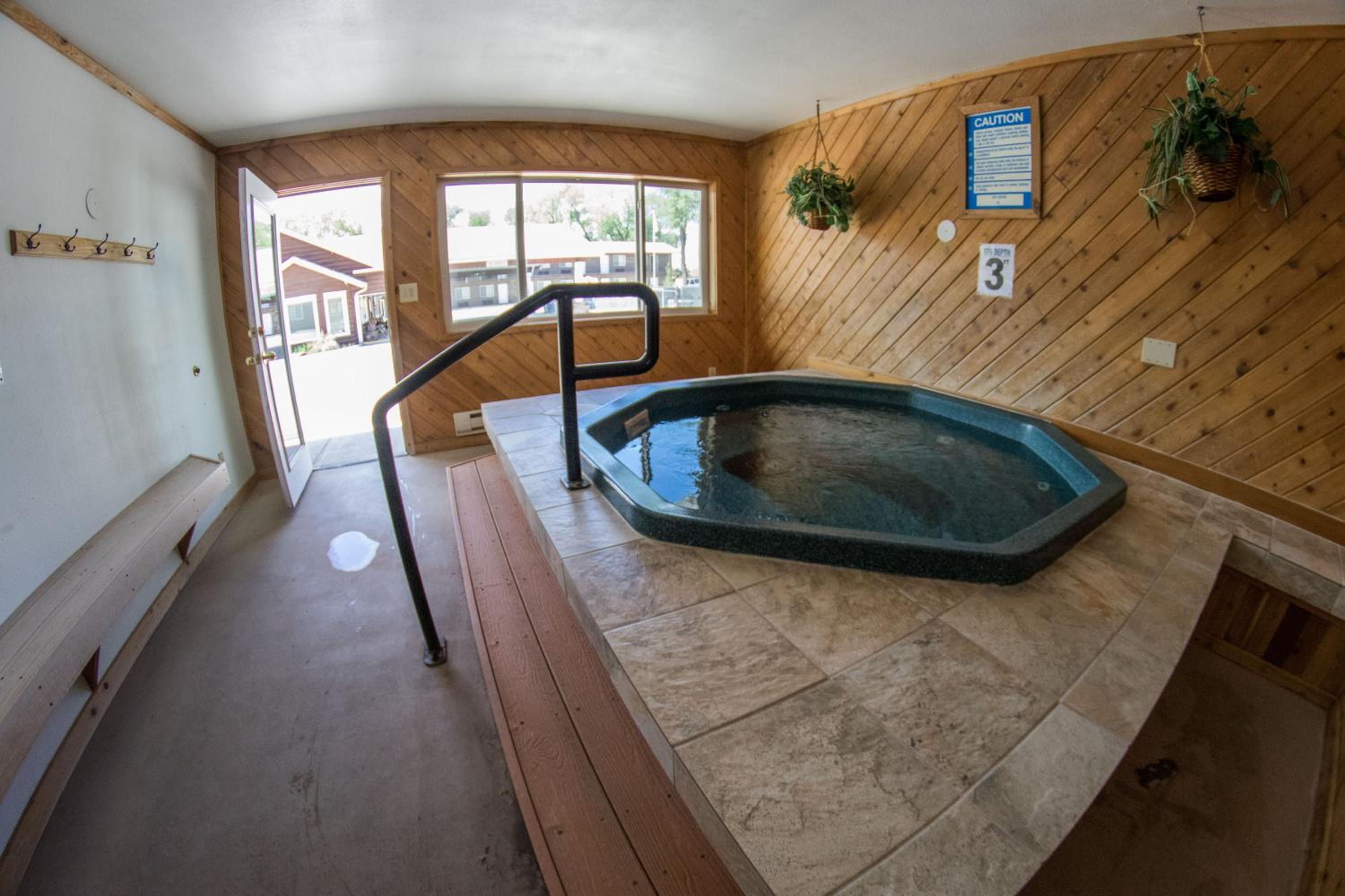 Stagecoach Inn & Suites