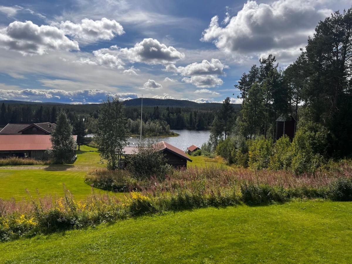 Hildas Hus with river view and spa