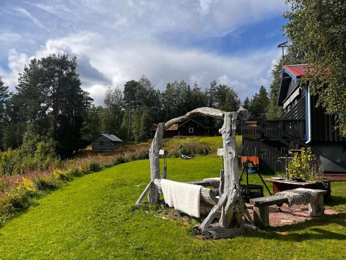 Hildas Hus with river view and spa