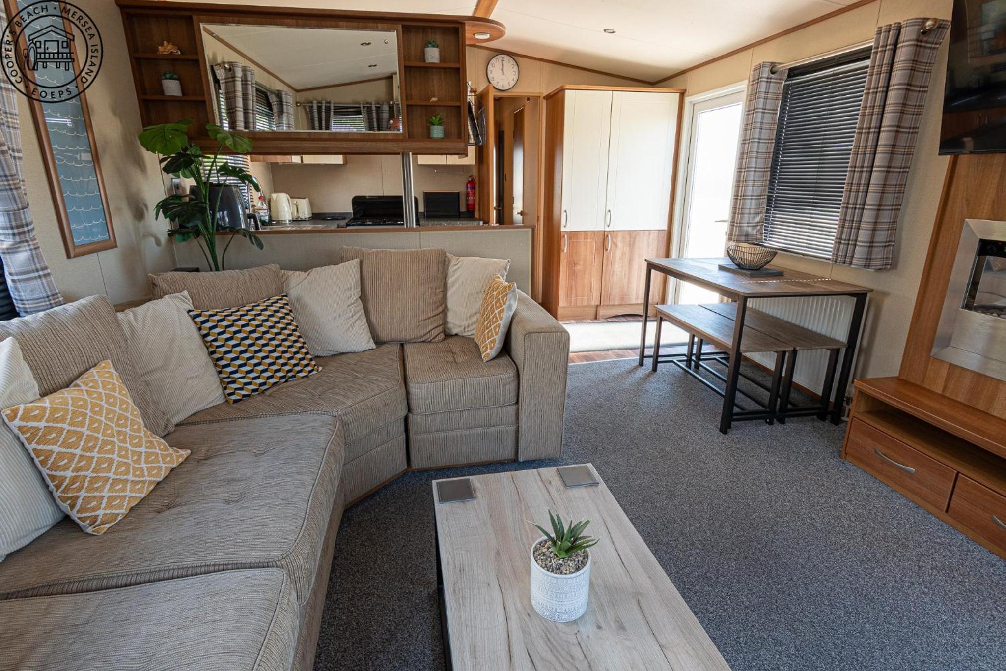 Caravan Hire Mersea Island - EOEPS