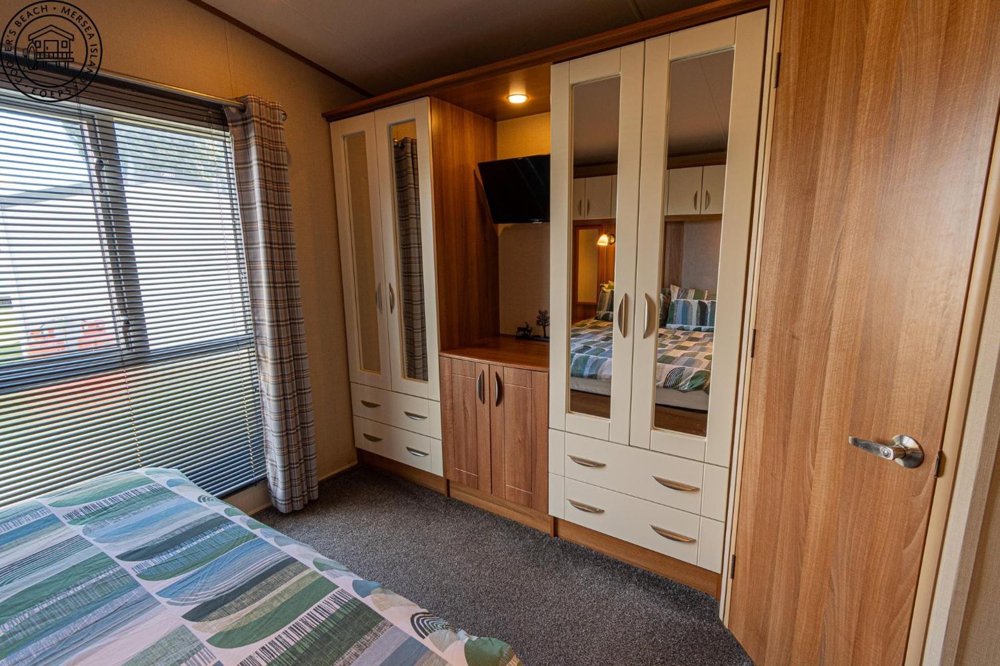 Caravan Hire Mersea Island - EOEPS
