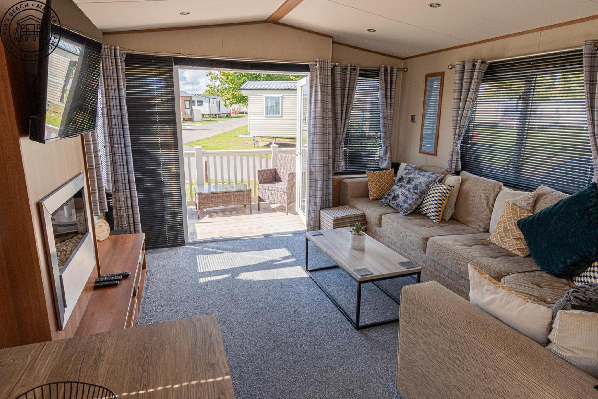Caravan Hire Mersea Island - EOEPS
