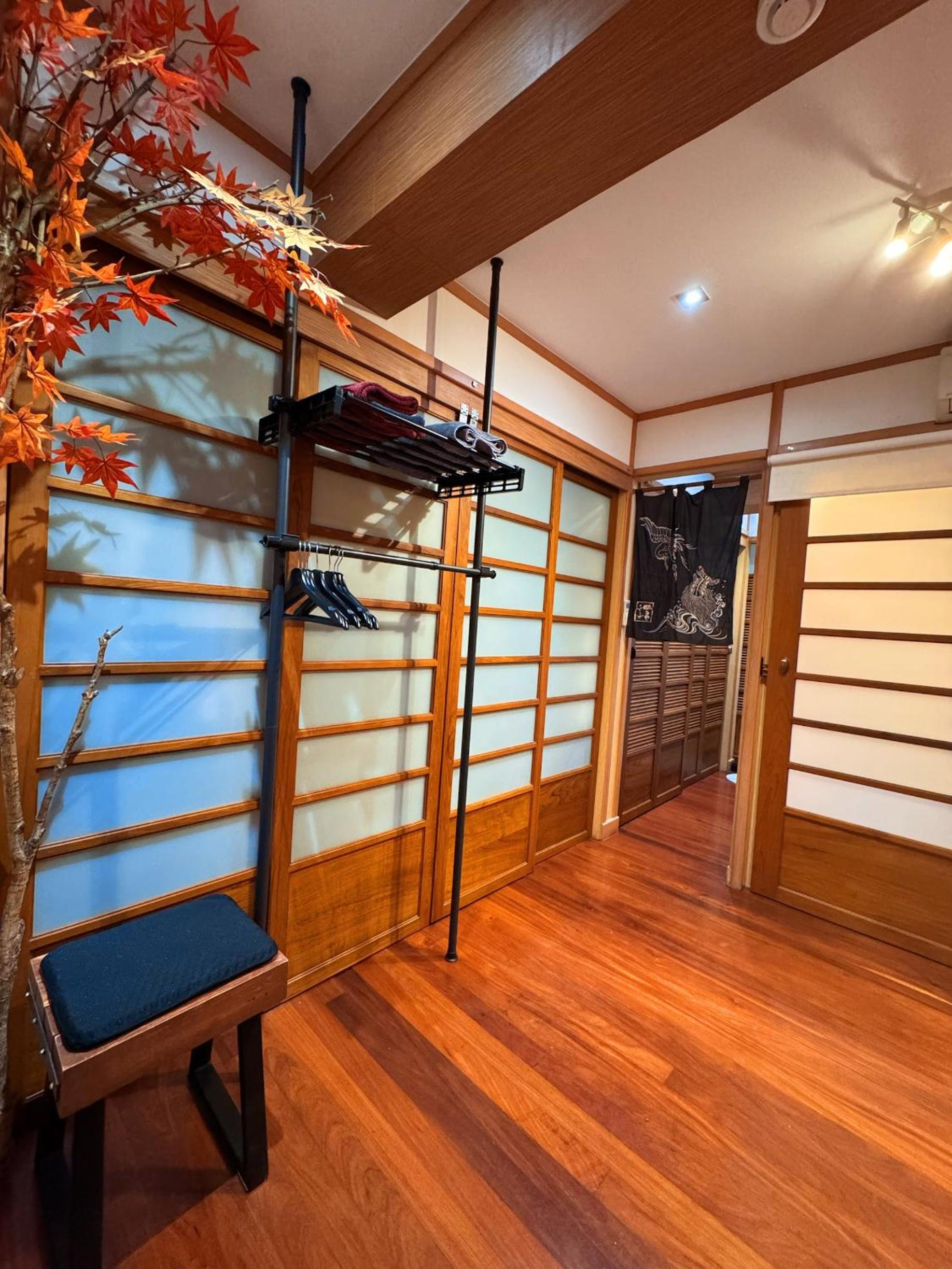 New York Loft & Japanese Magic by V4SKIN