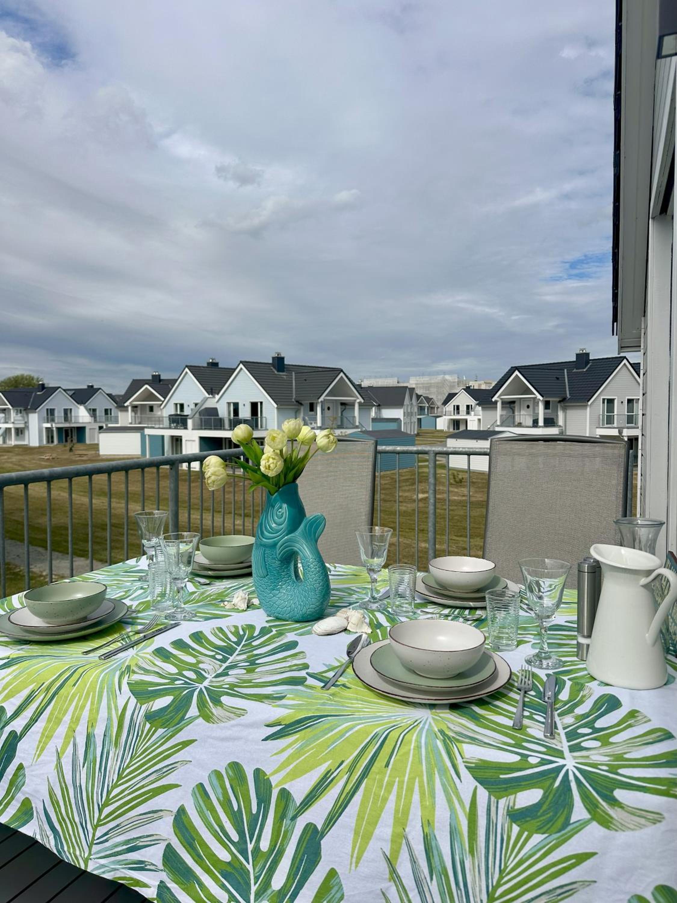 Surfbude, Olpenitz - moderne Ferienwohnung in direkter Strandnähe mit eigenem Eingang, Sauna, Kaminofen, Balkonterrasse und Parkplatz