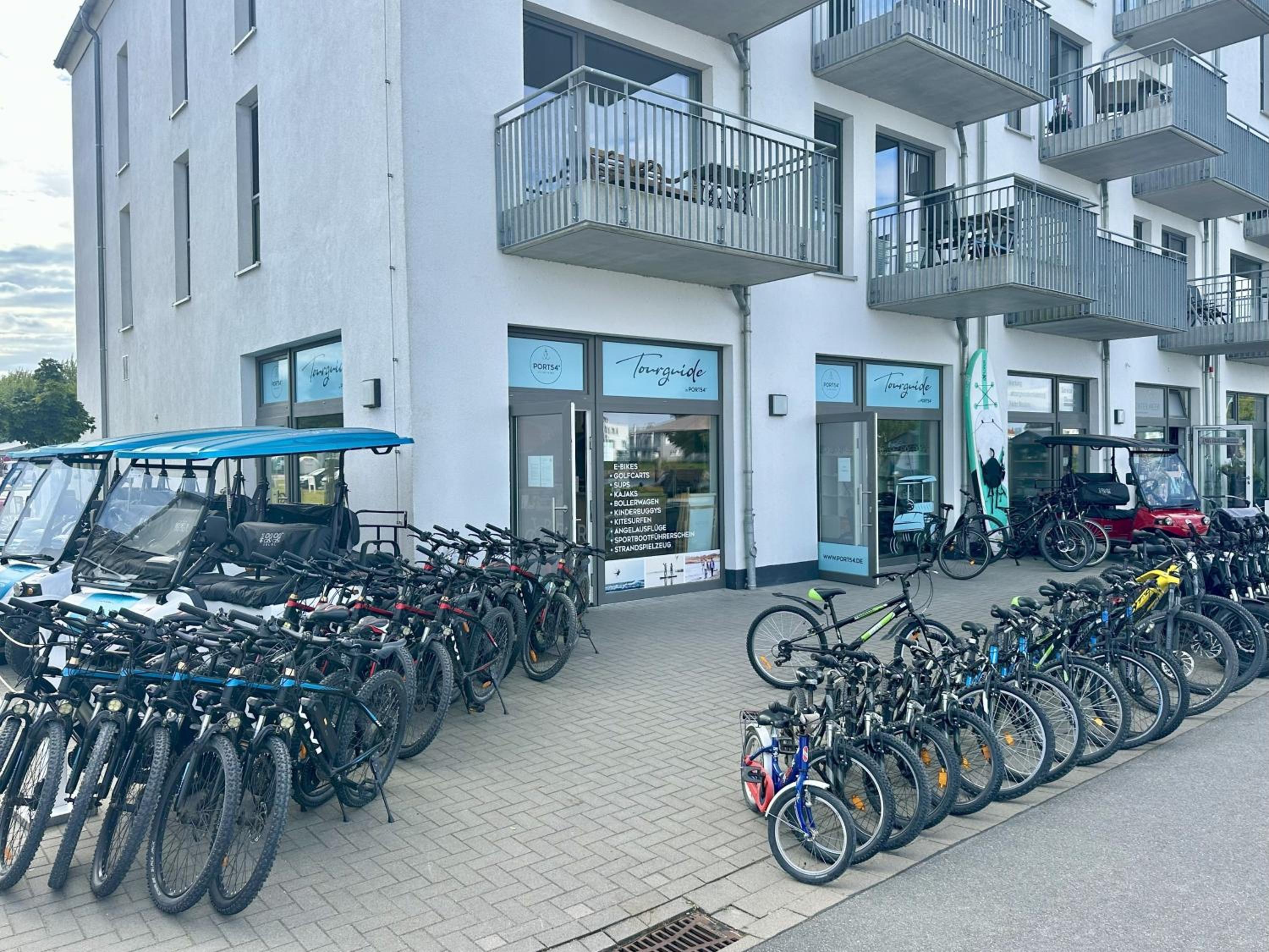 Surfbude, Olpenitz - moderne Ferienwohnung in direkter Strandnähe mit eigenem Eingang, Sauna, Kaminofen, Balkonterrasse und Parkplatz