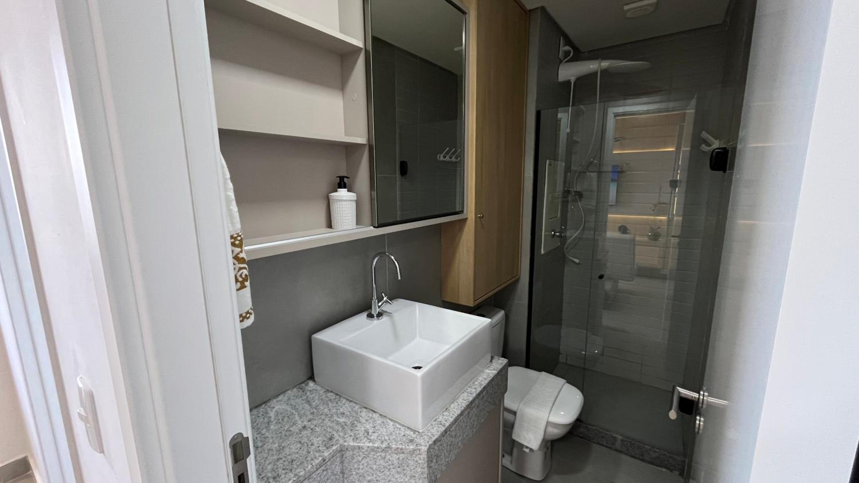 Premium Central 4mim a pé da praia flat completo climatizado