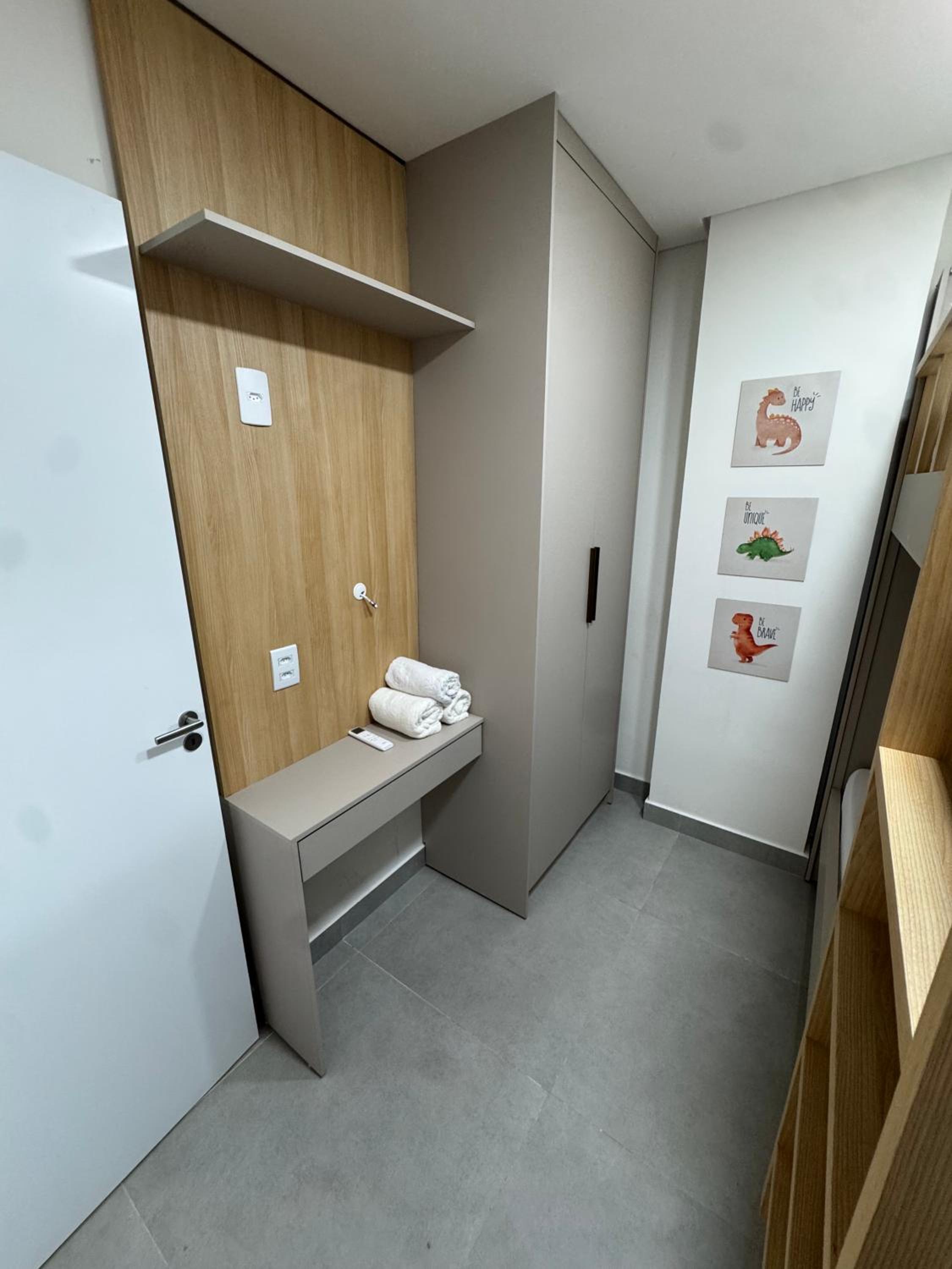 Premium Central 4mim a pé da praia flat completo climatizado