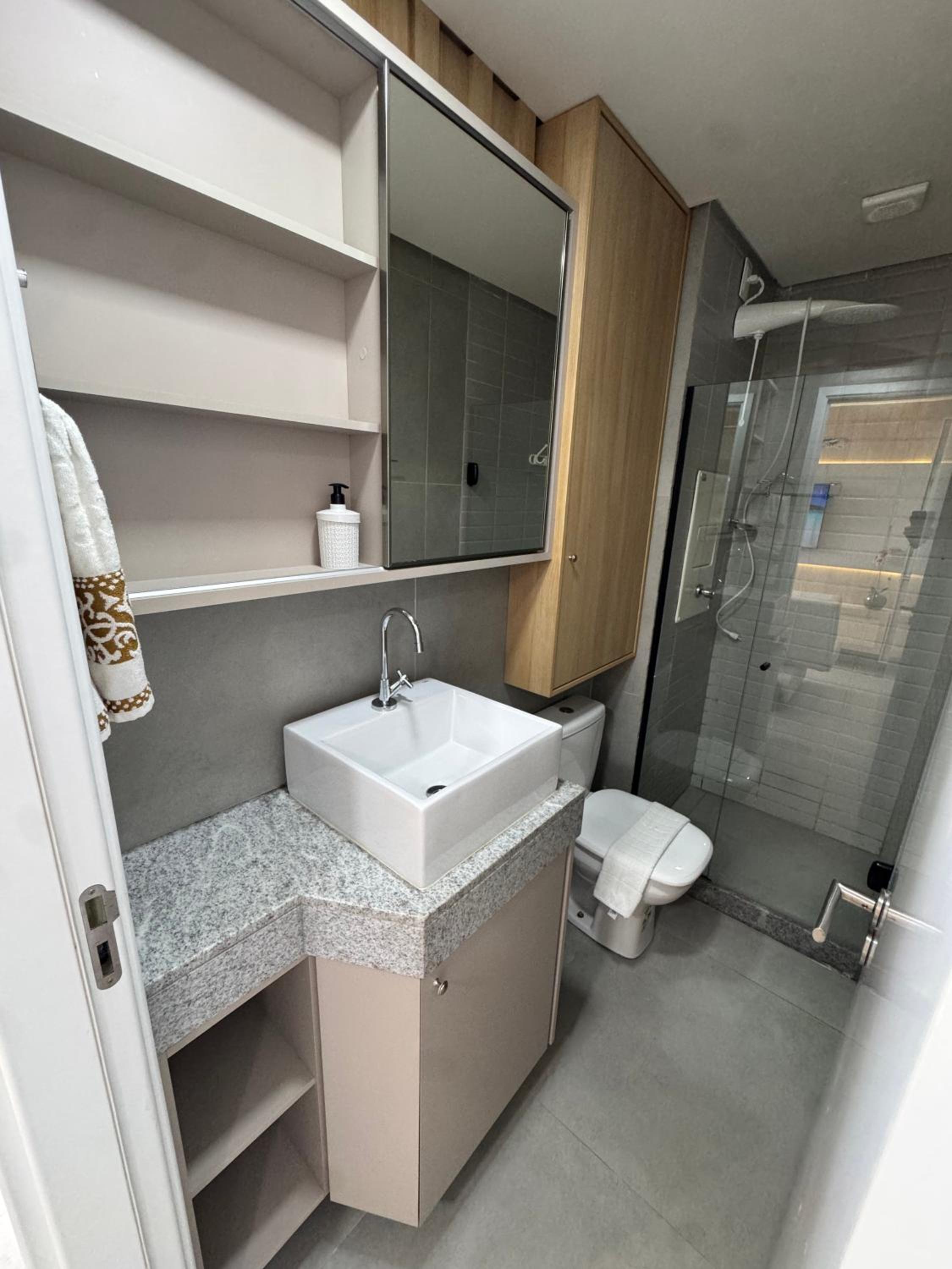 Premium Central 4mim a pé da praia flat completo climatizado