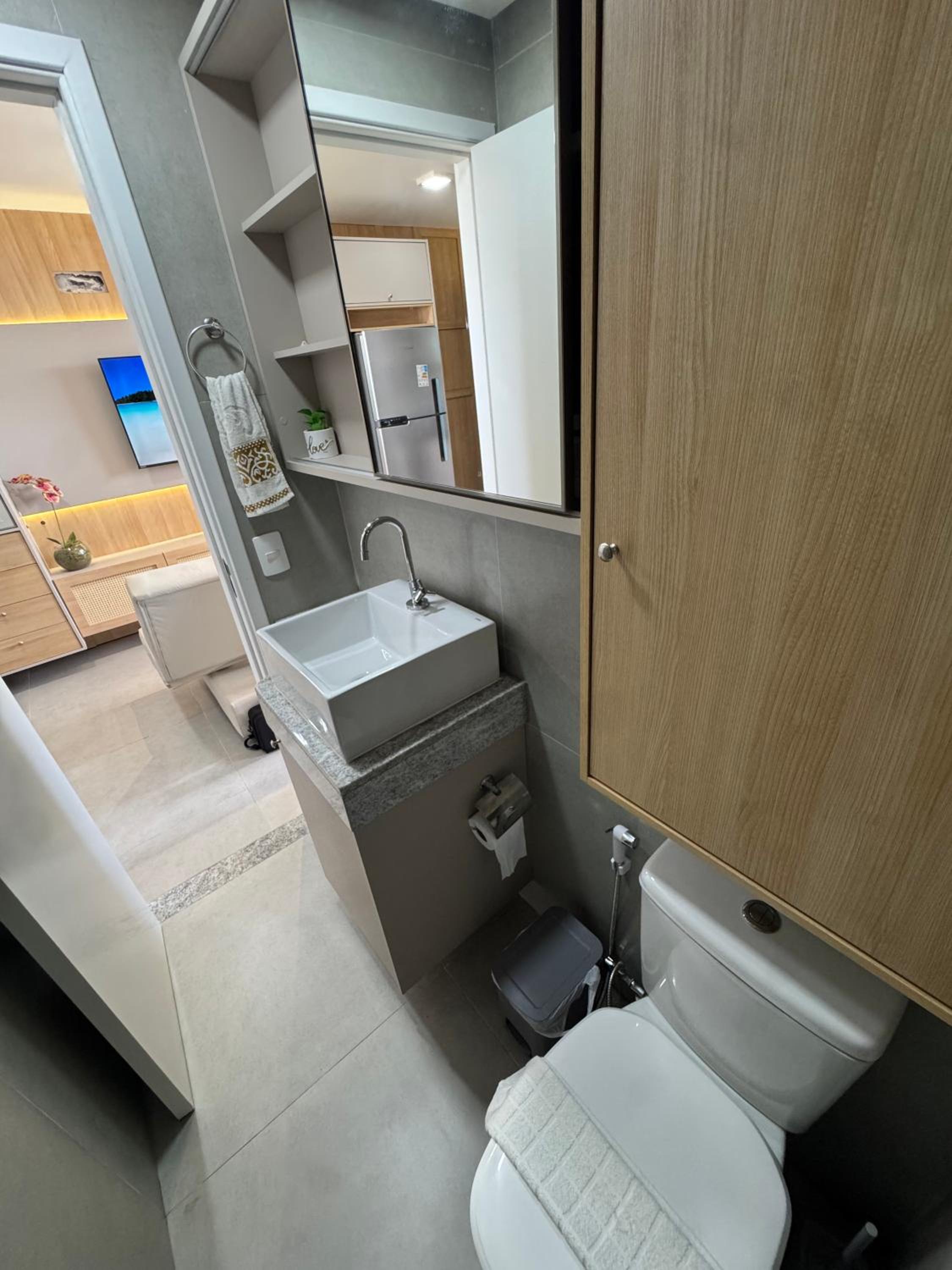Premium Central 4mim a pé da praia flat completo climatizado