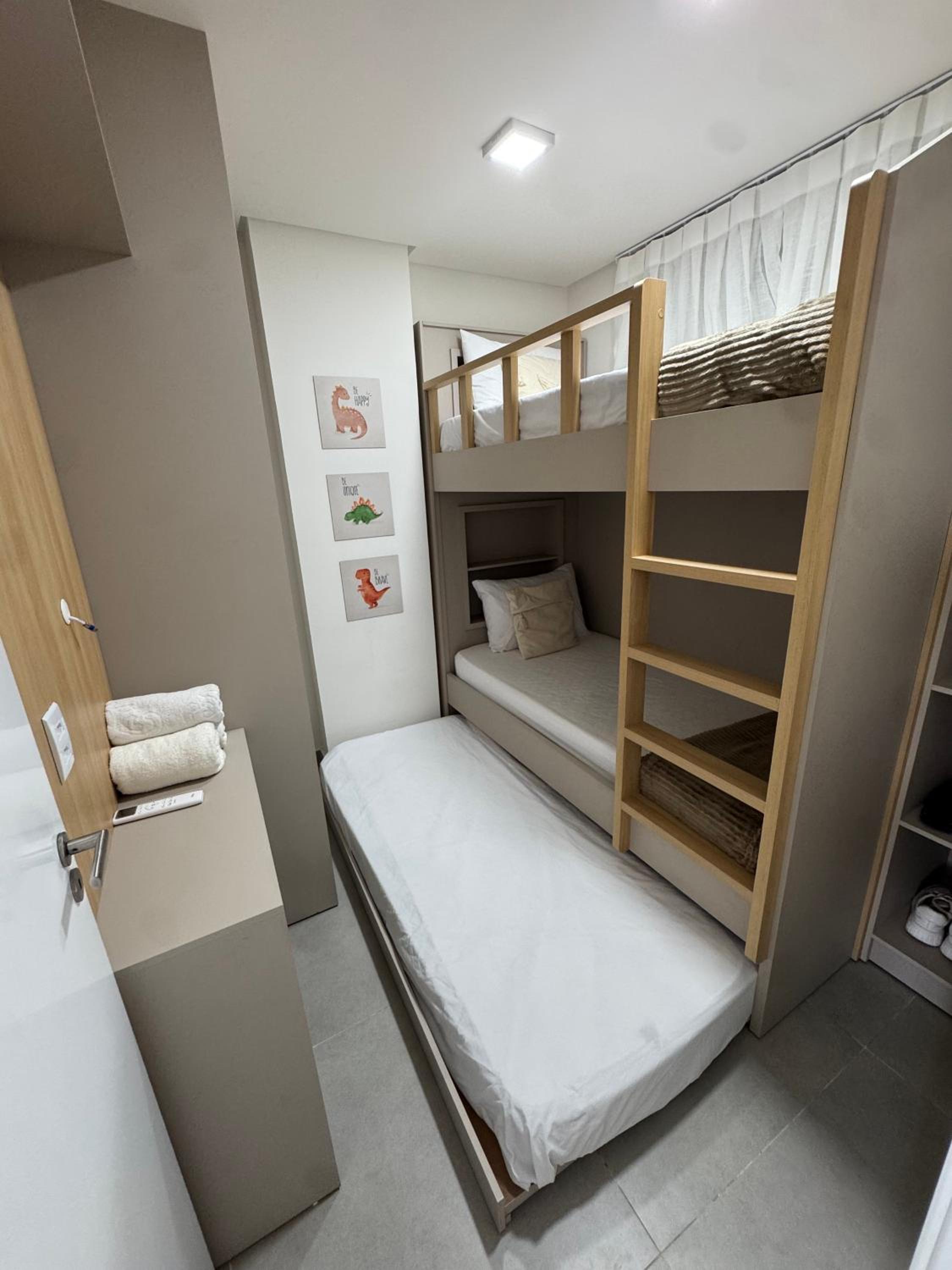 Premium Central 4mim a pé da praia flat completo climatizado