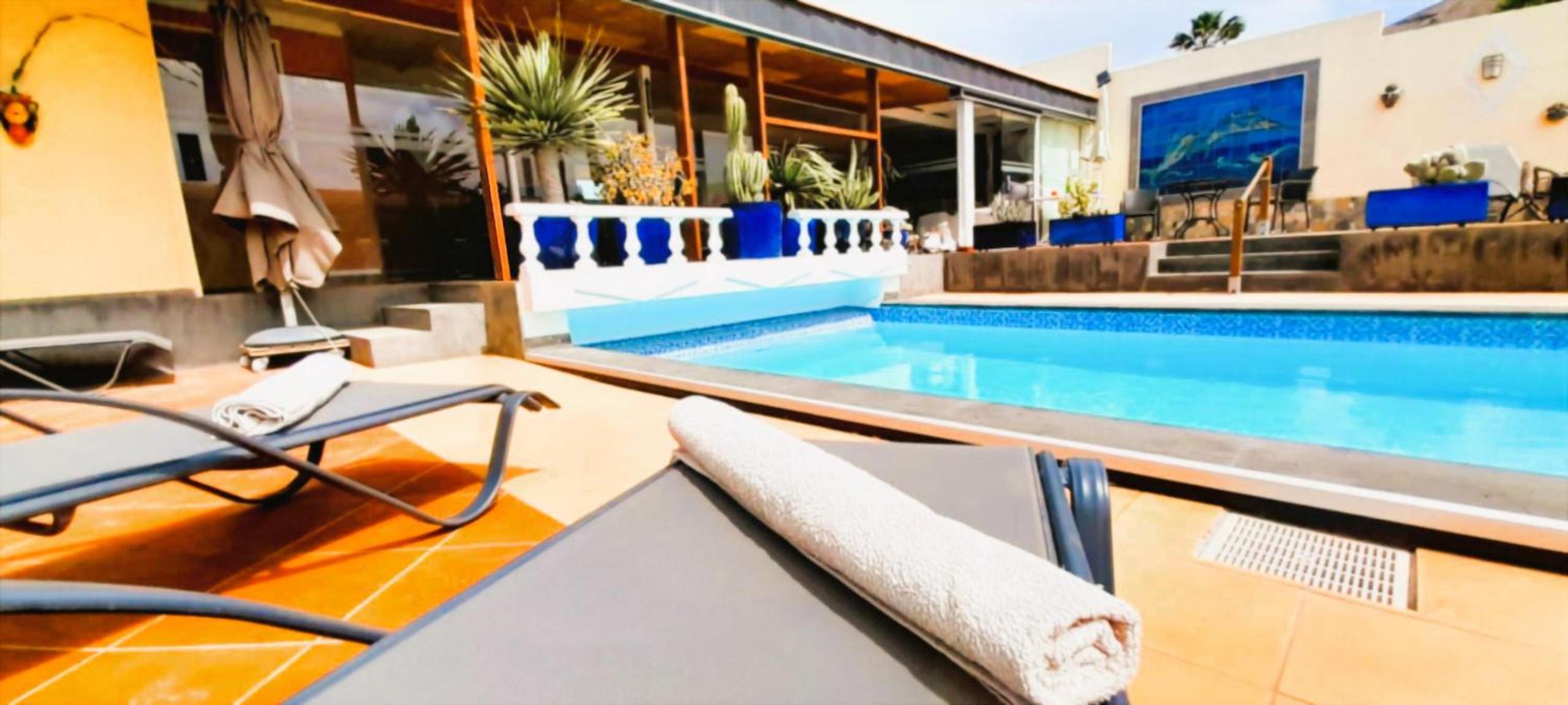 Villa MADORA - private pool, amazing garden, sea view, quiet location