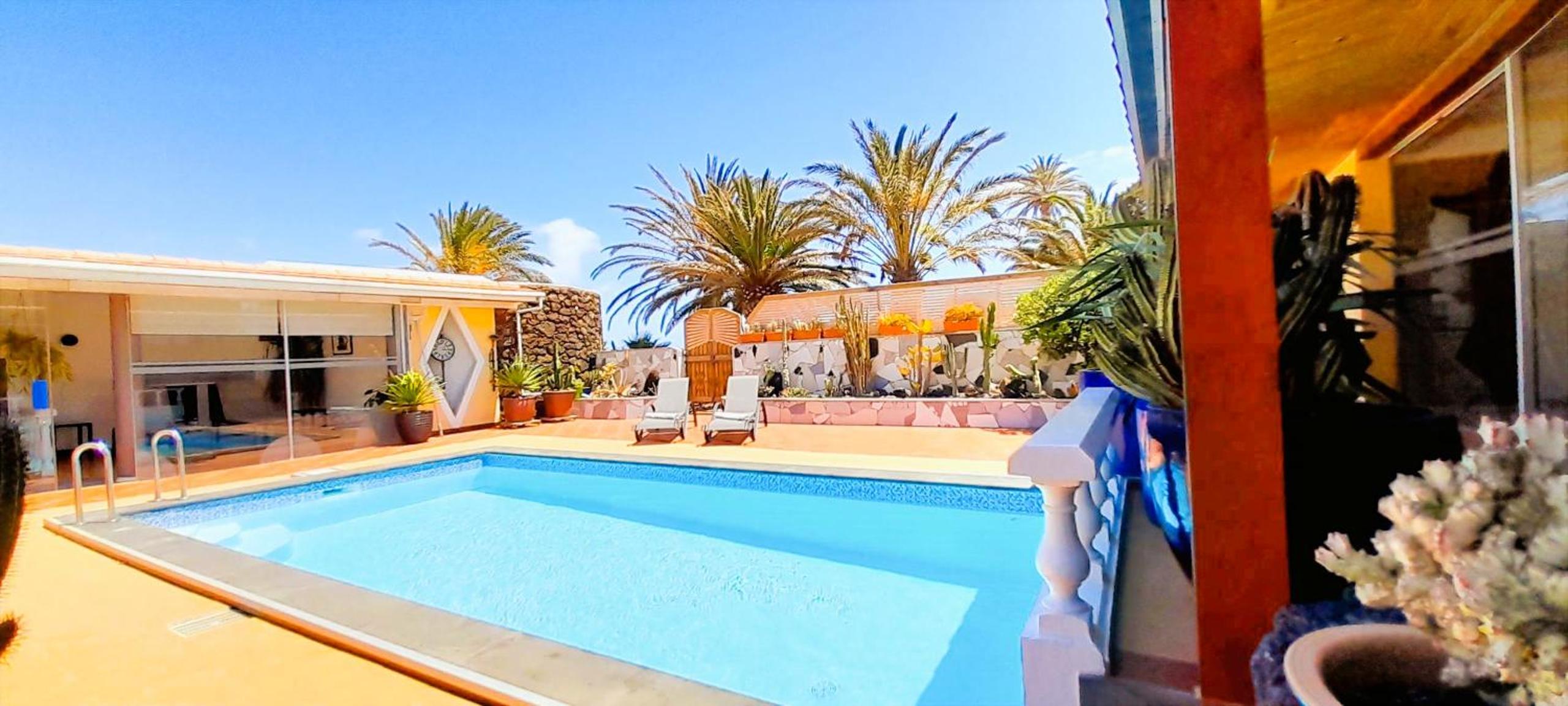 Villa MADORA - private pool, amazing garden, sea view, quiet location