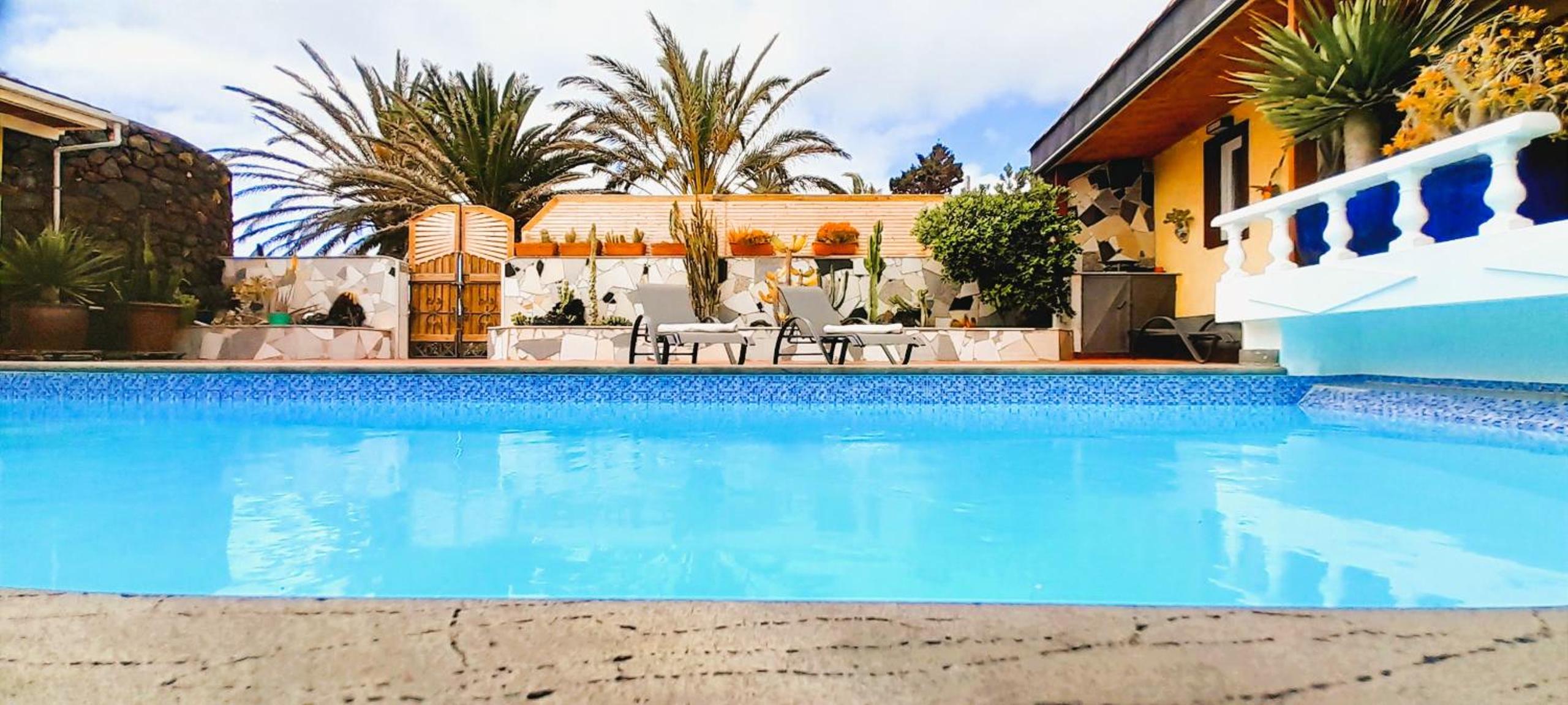 Villa MADORA - private pool, amazing garden, sea view, quiet location