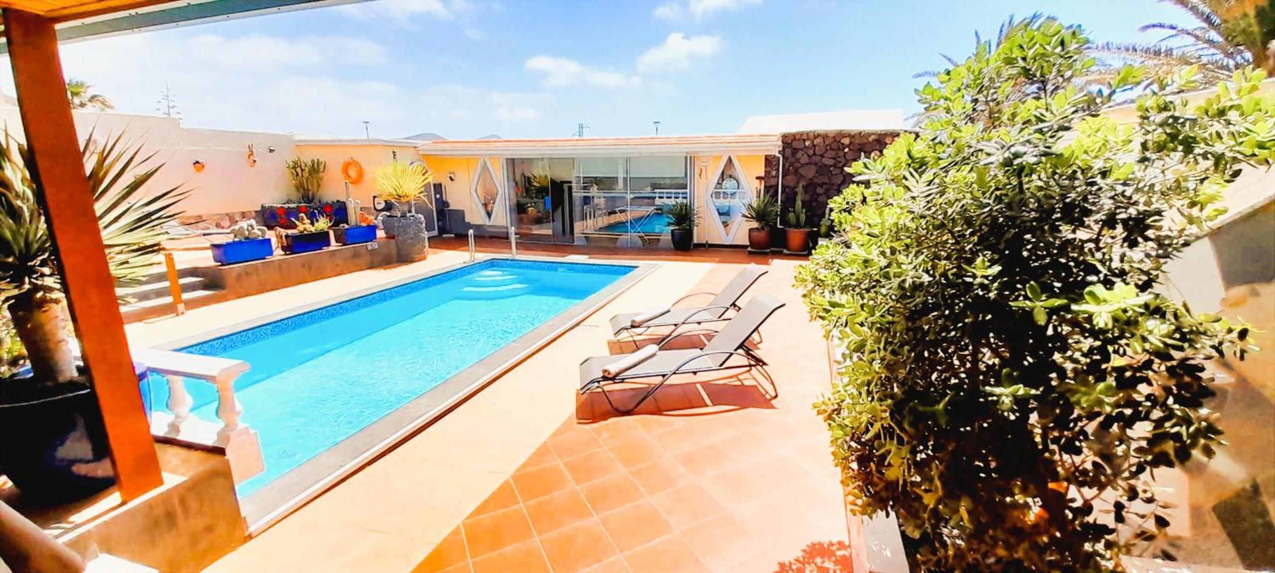 Villa MADORA - private pool, amazing garden, sea view, quiet location