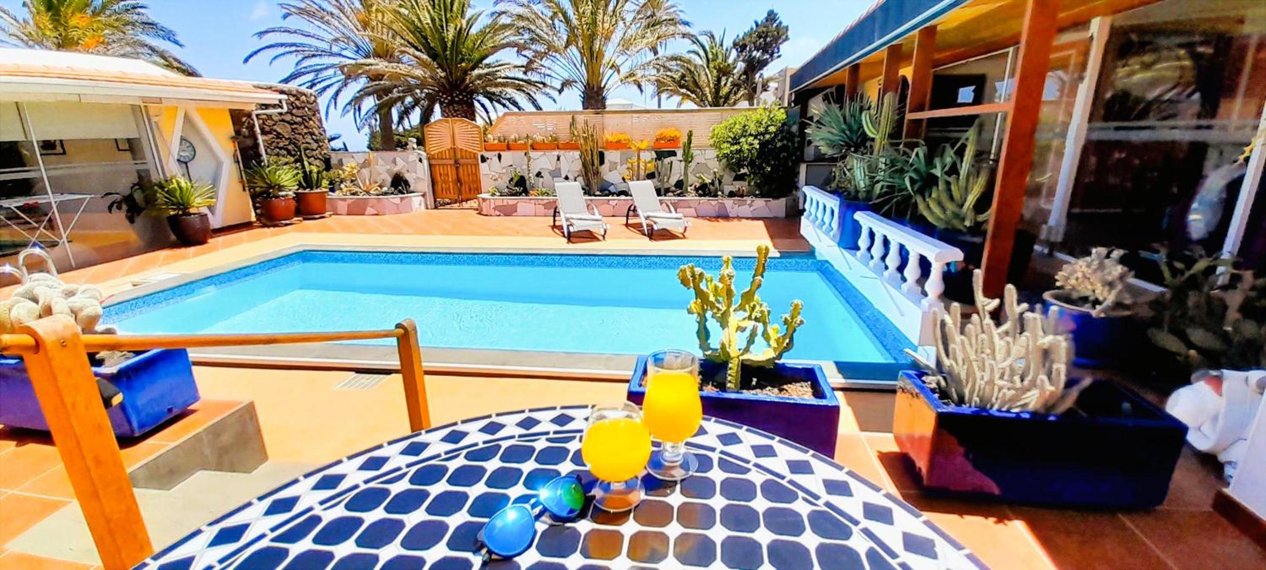 Villa MADORA - private pool, amazing garden, sea view, quiet location