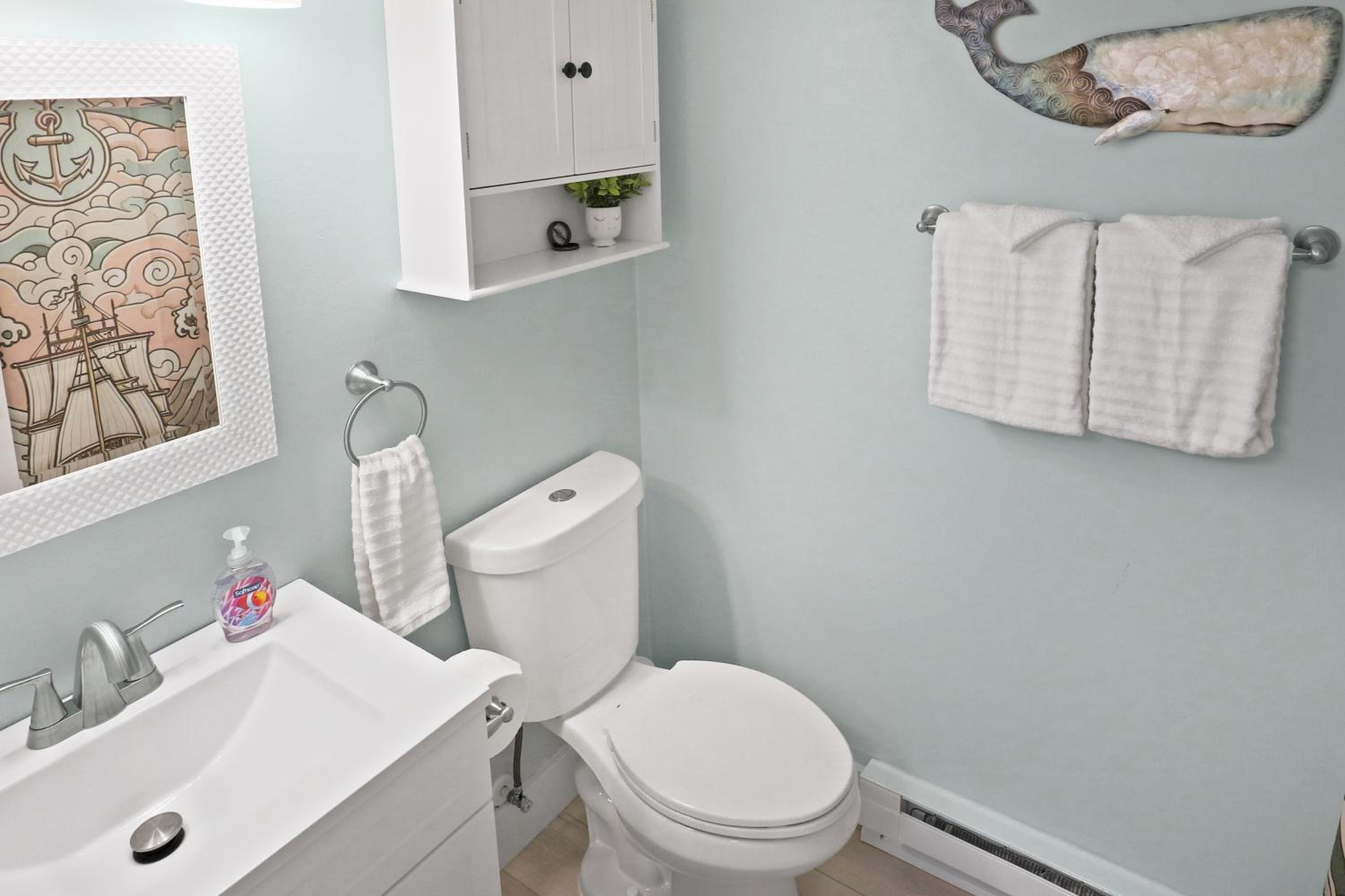 The One with Downtown Inlet Vibes - Couple's Escape - Assateague House 111