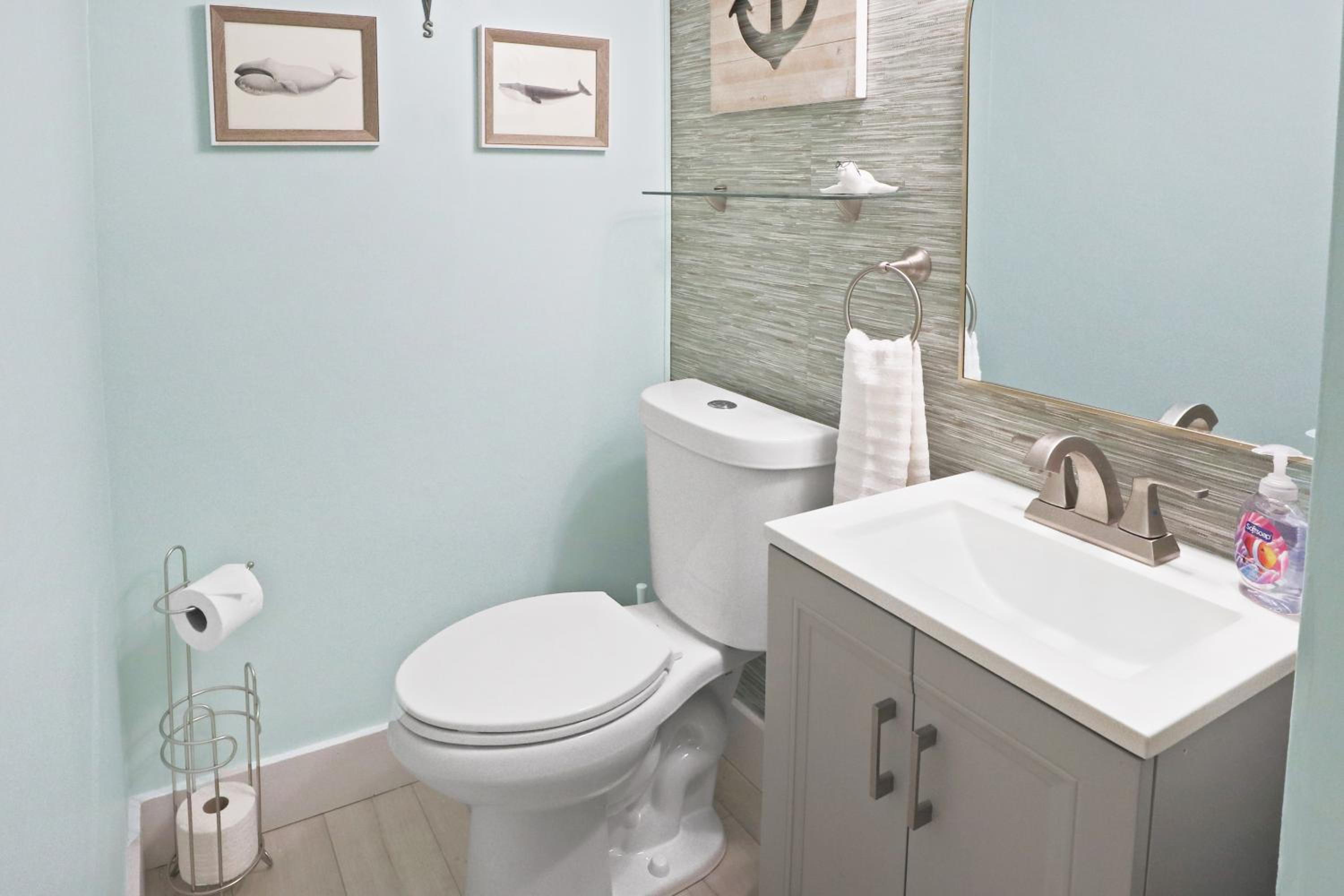 The One with Downtown Inlet Vibes - Couple's Escape - Assateague House 111