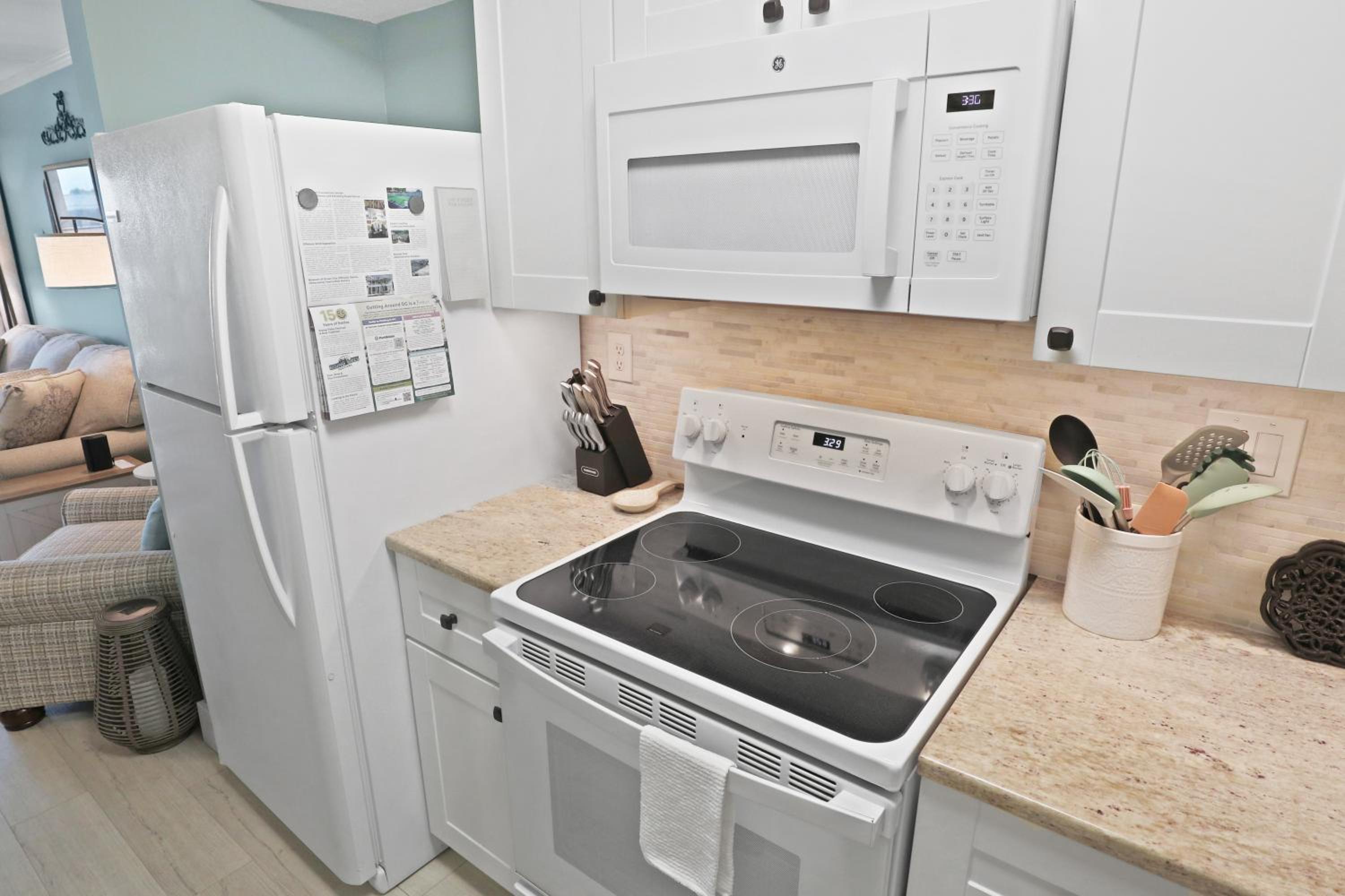 The One with Downtown Inlet Vibes - Couple's Escape - Assateague House 111