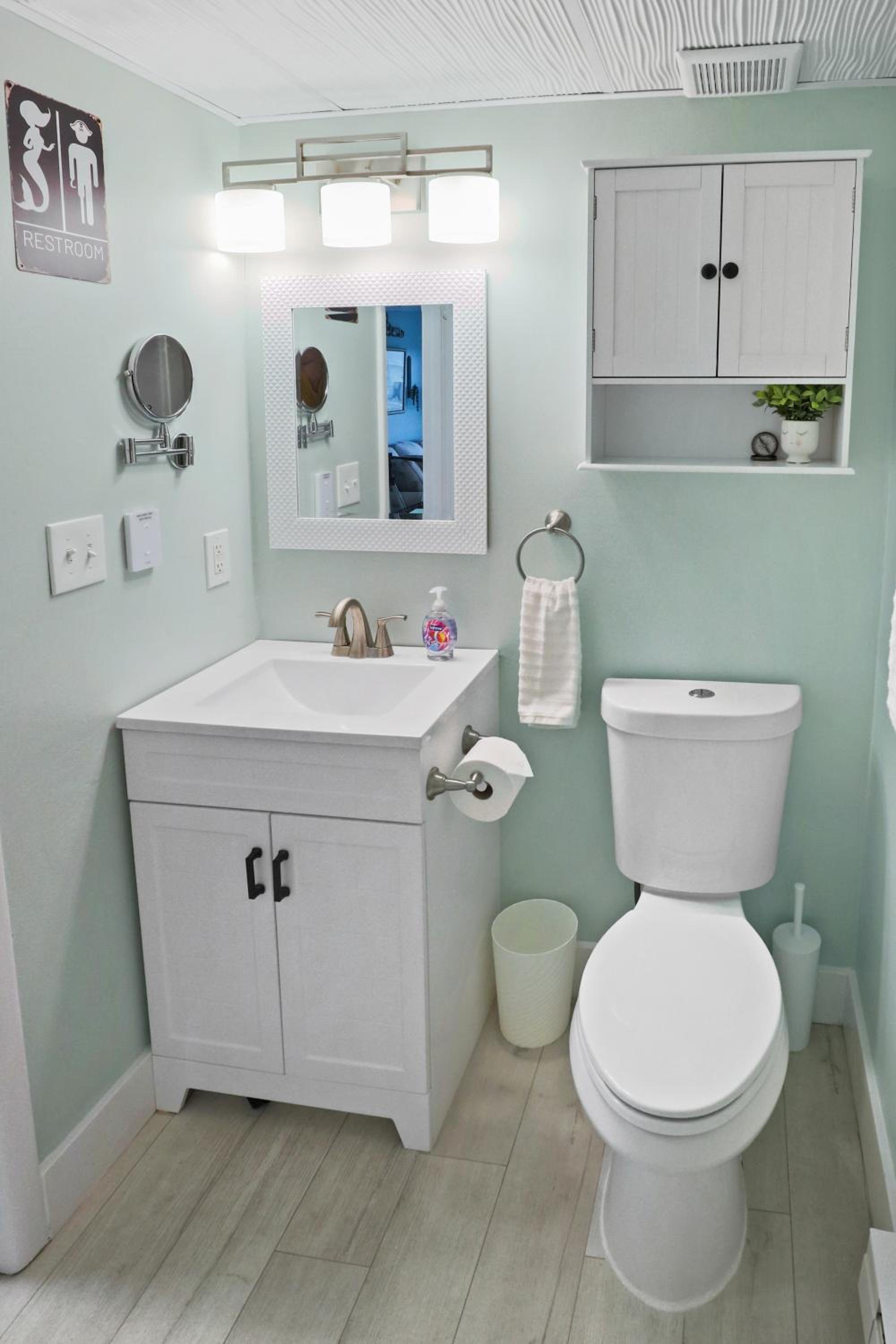 The One with Downtown Inlet Vibes - Couple's Escape - Assateague House 111