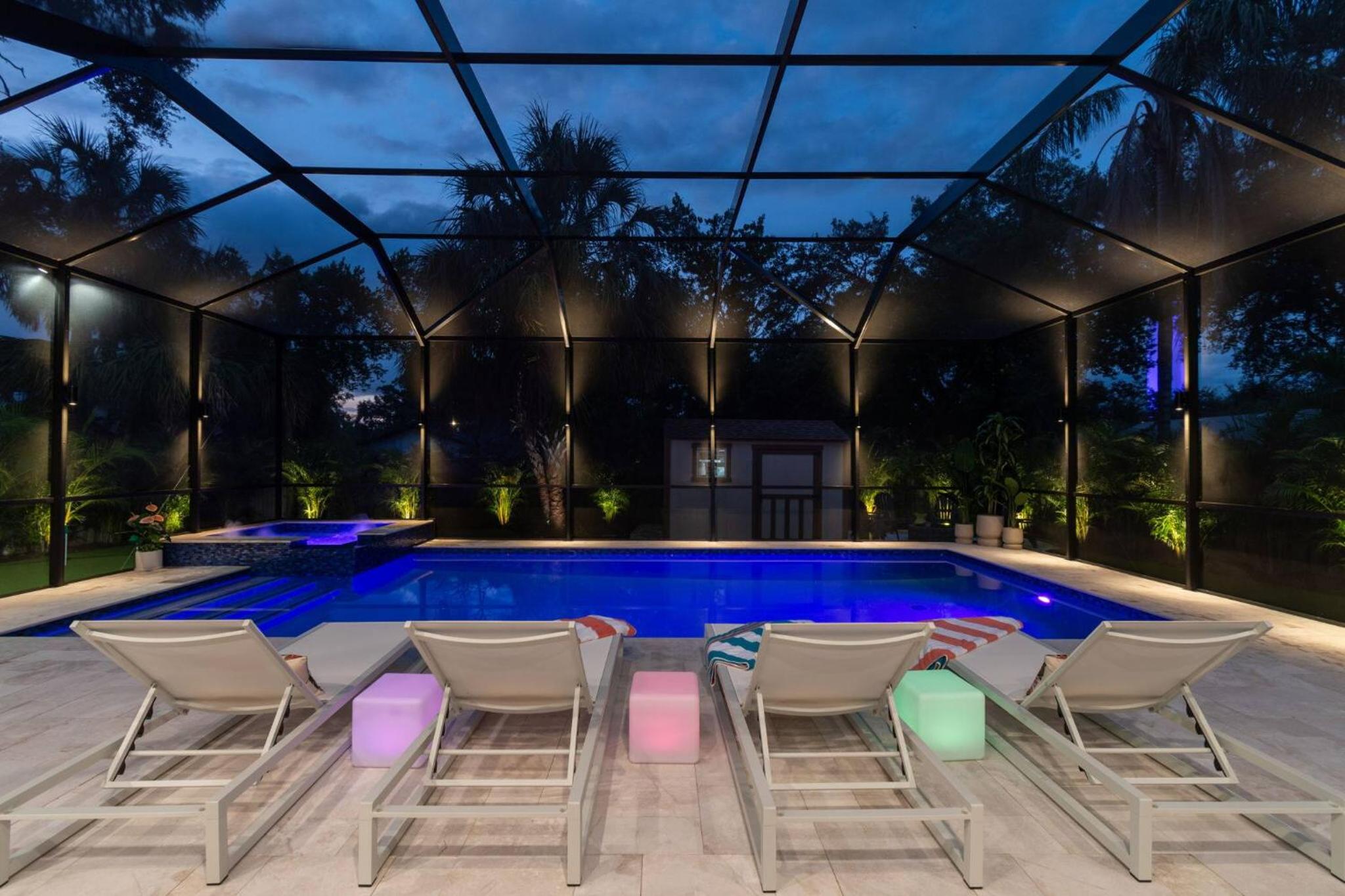 Tampa Family Fun Pool Spa Grill Mini Golf & Games