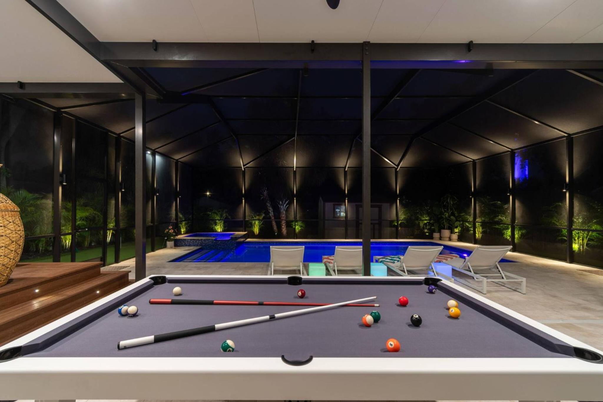 Tampa Family Fun Pool Spa Grill Mini Golf & Games