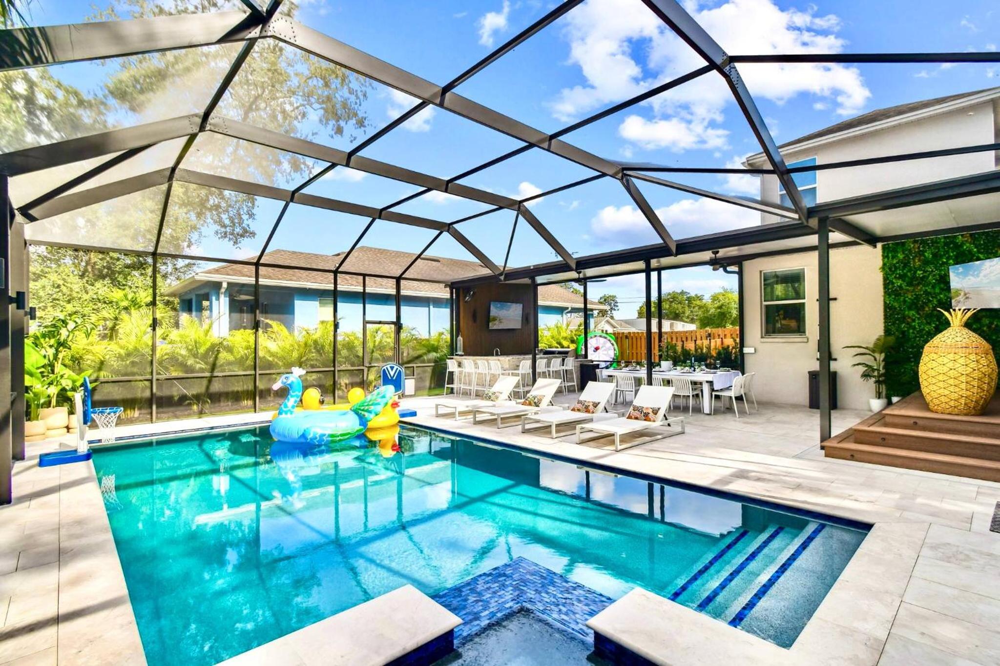 Tampa Family Fun Pool Spa Grill Mini Golf & Games