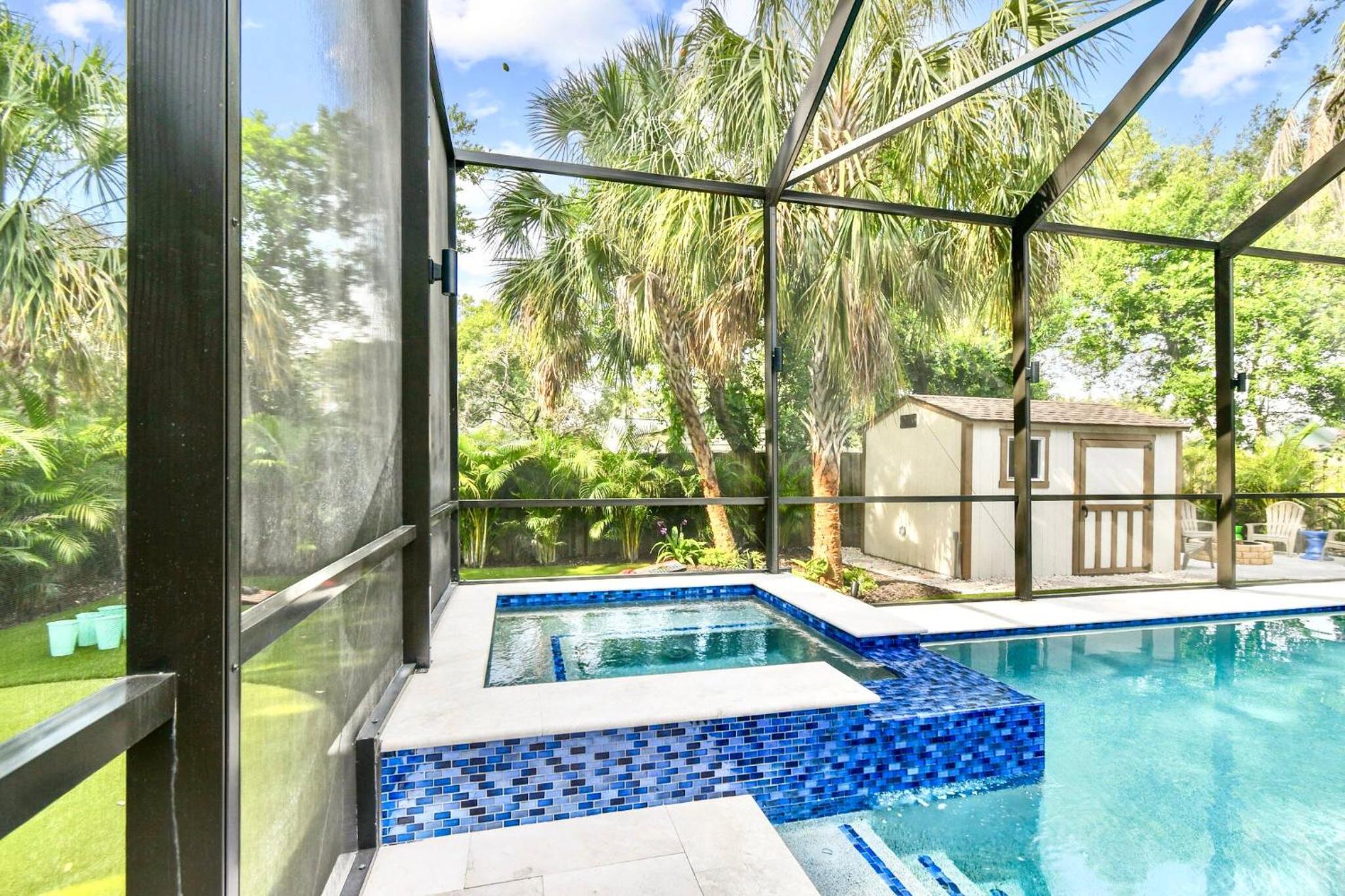 Tampa Family Fun Pool Spa Grill Mini Golf & Games