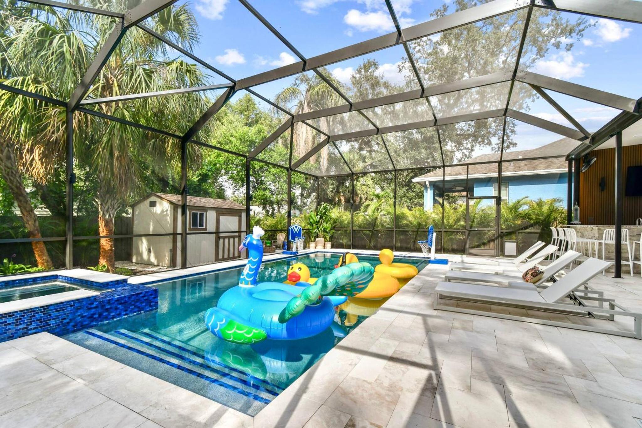Tampa Family Fun Pool Spa Grill Mini Golf & Games