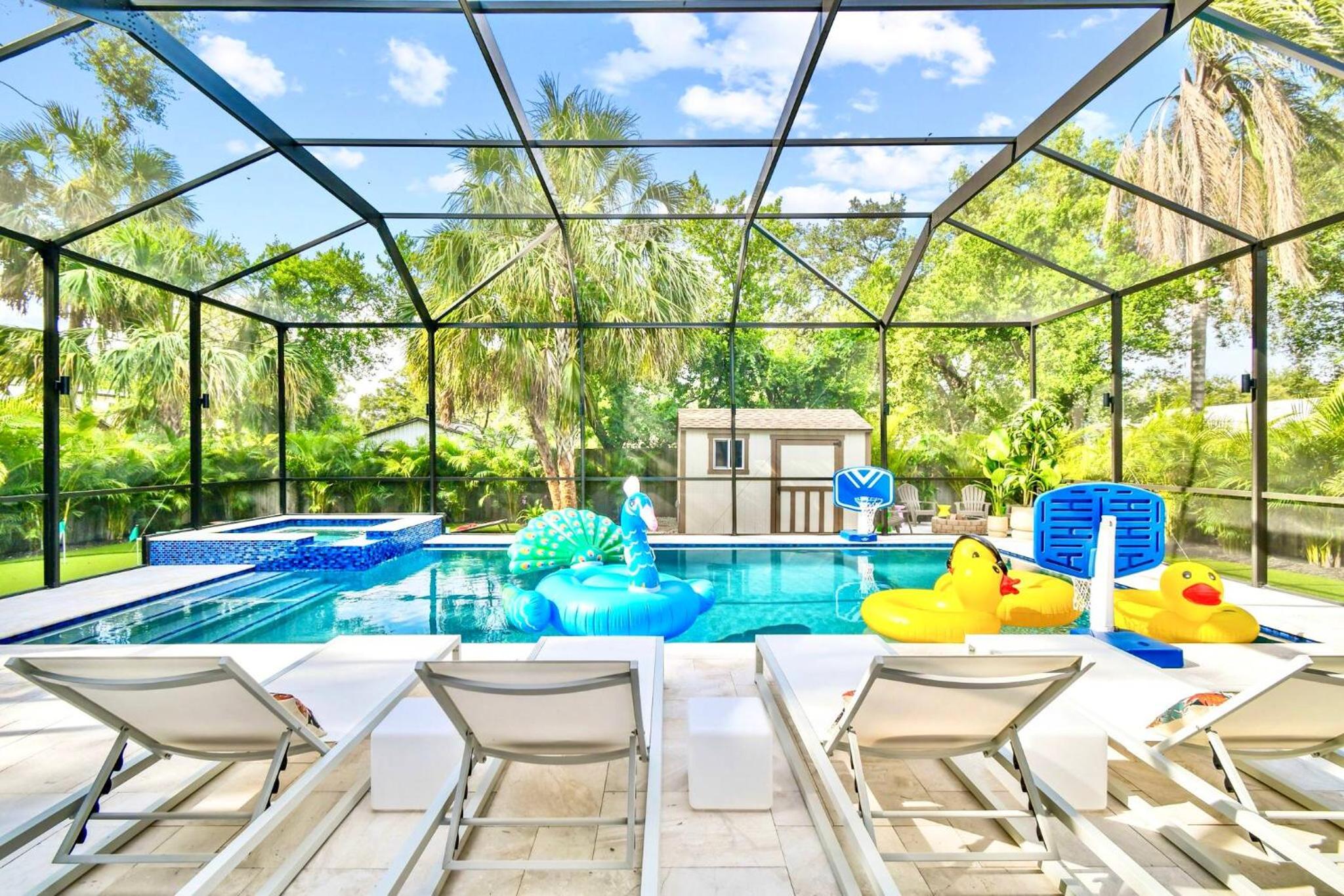 Tampa Family Fun Pool Spa Grill Mini Golf & Games