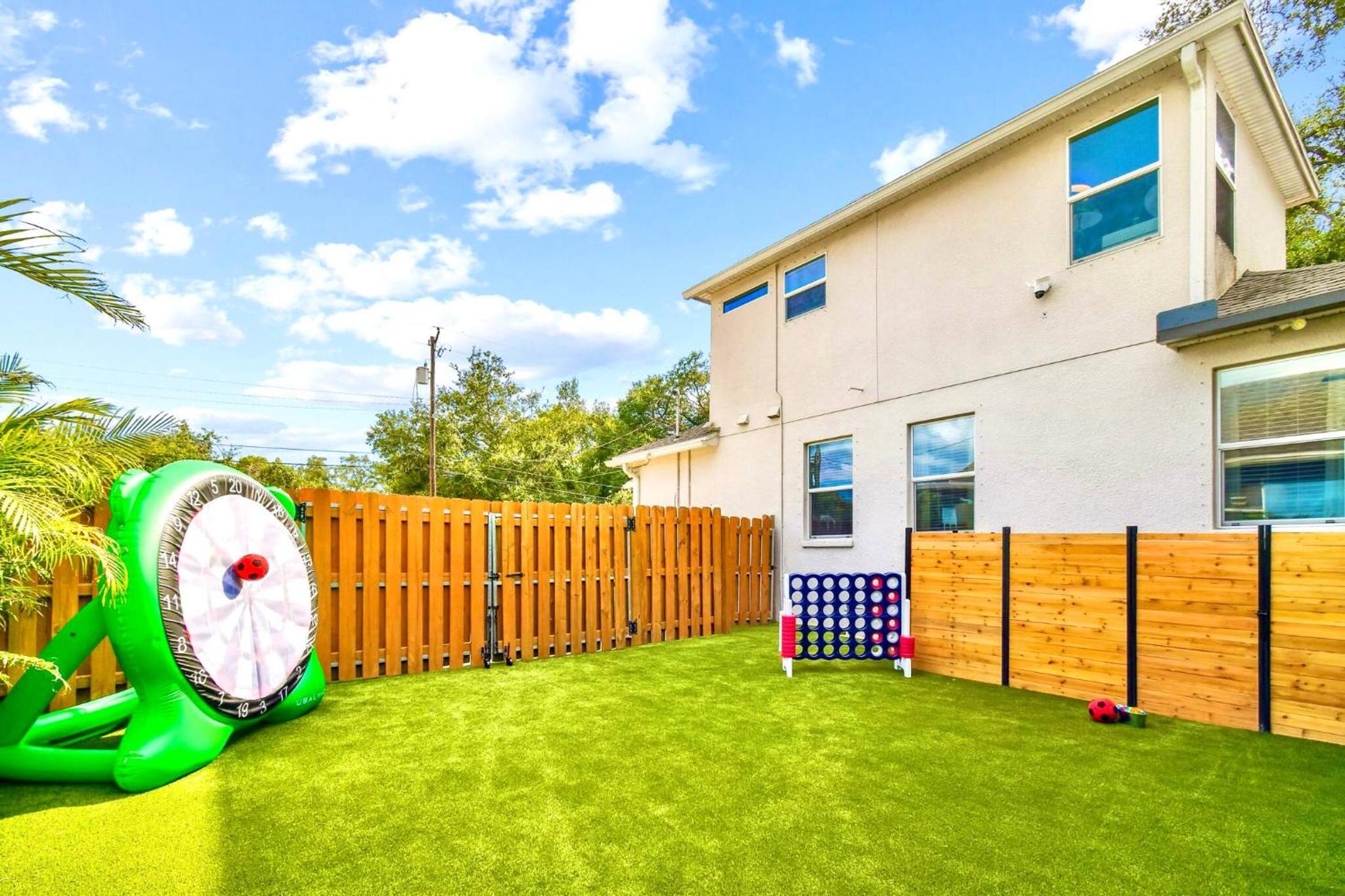 Tampa Family Fun Pool Spa Grill Mini Golf & Games