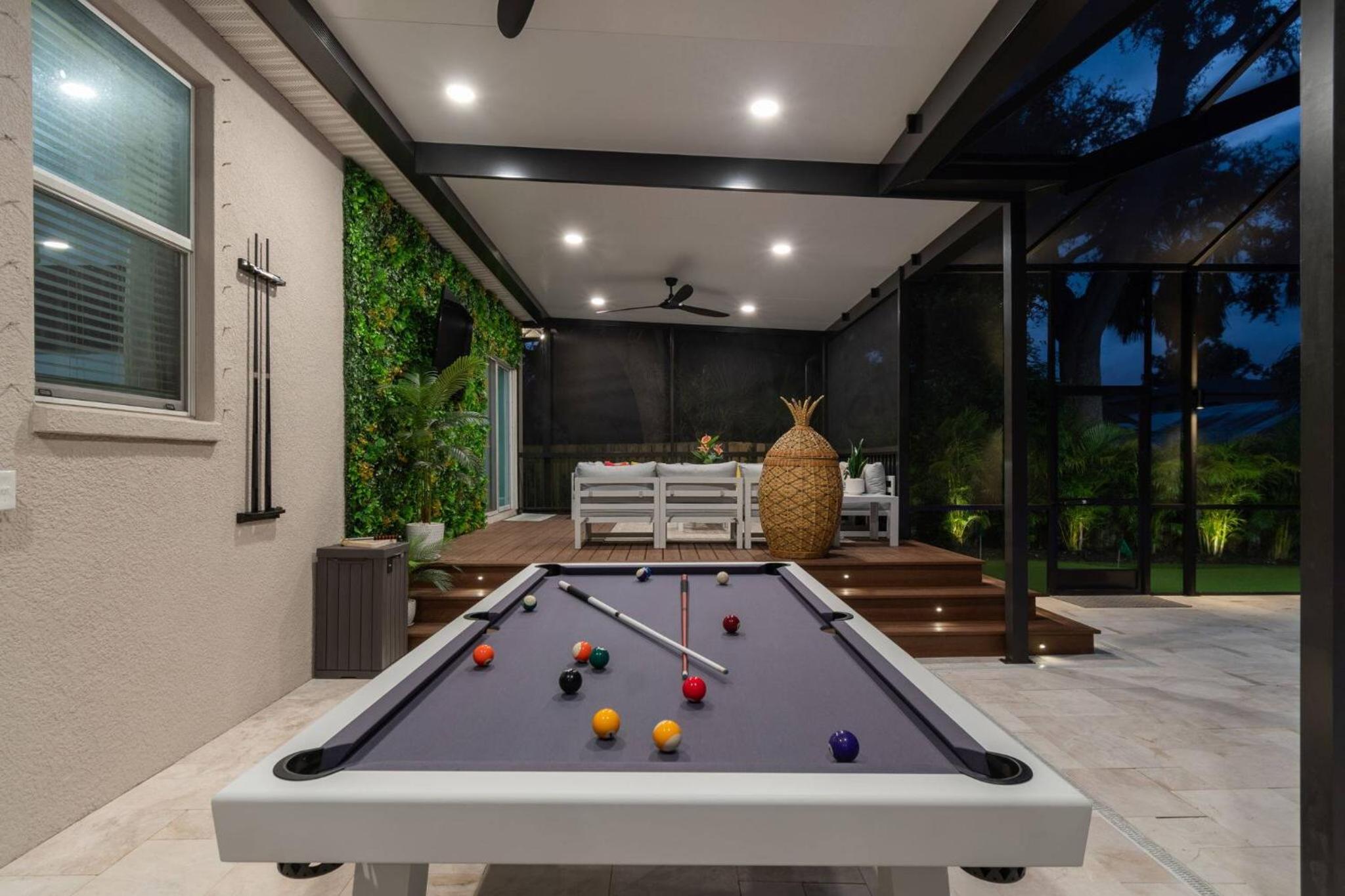 Tampa Family Fun Pool Spa Grill Mini Golf & Games