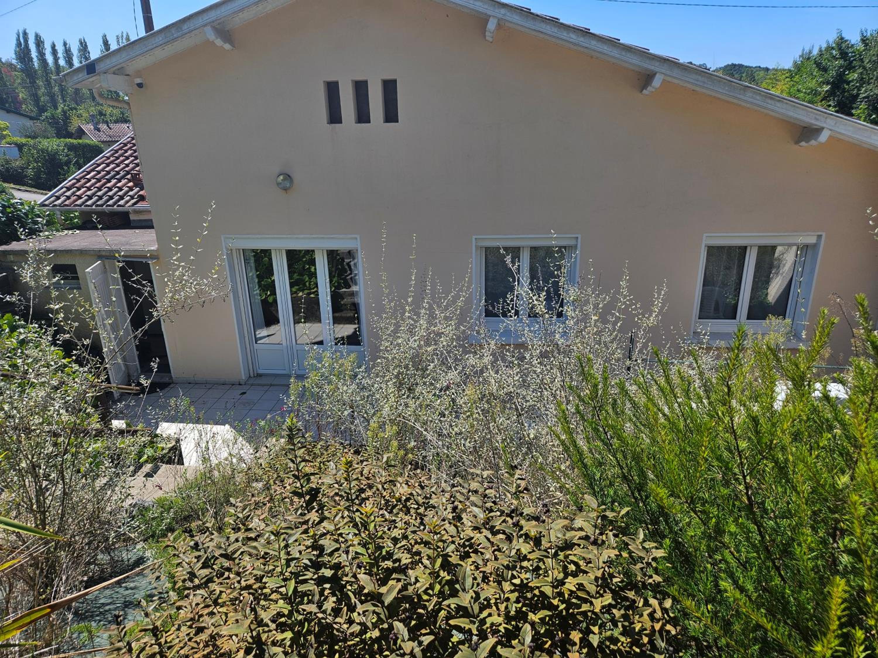 Maison confortable avec 3 chambres et jardin clos, idéale familles et curistes à Salies-de-Béarn