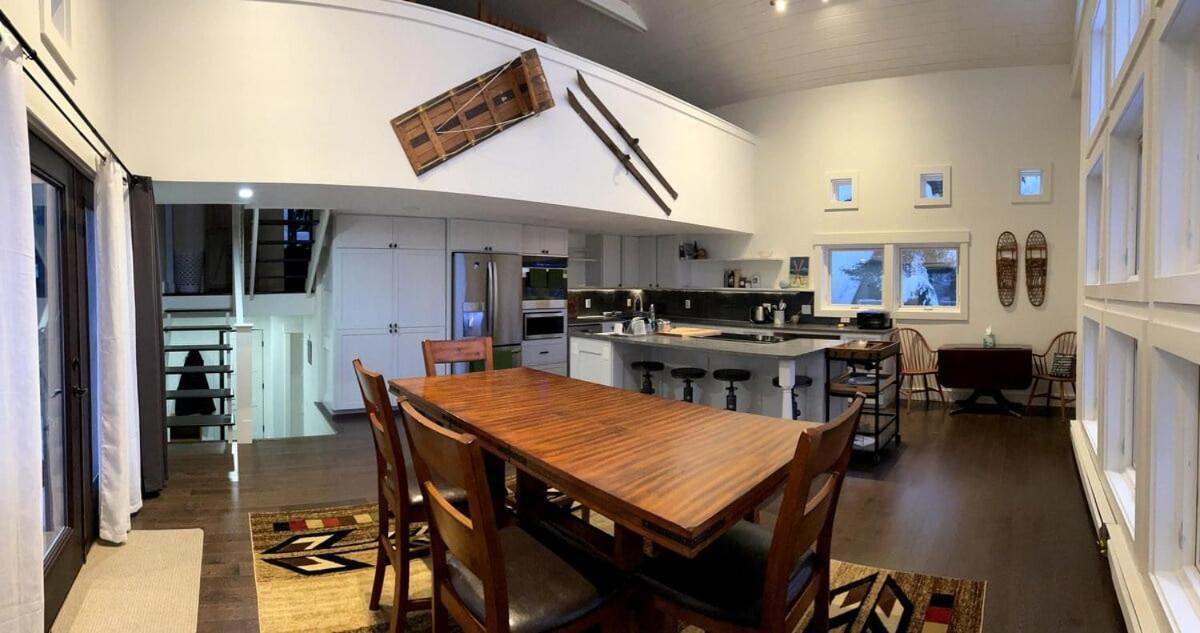 Chalet 91 at Killington - 4BR Luxury Lodge with Hot Tub, Sauna, Pool Table