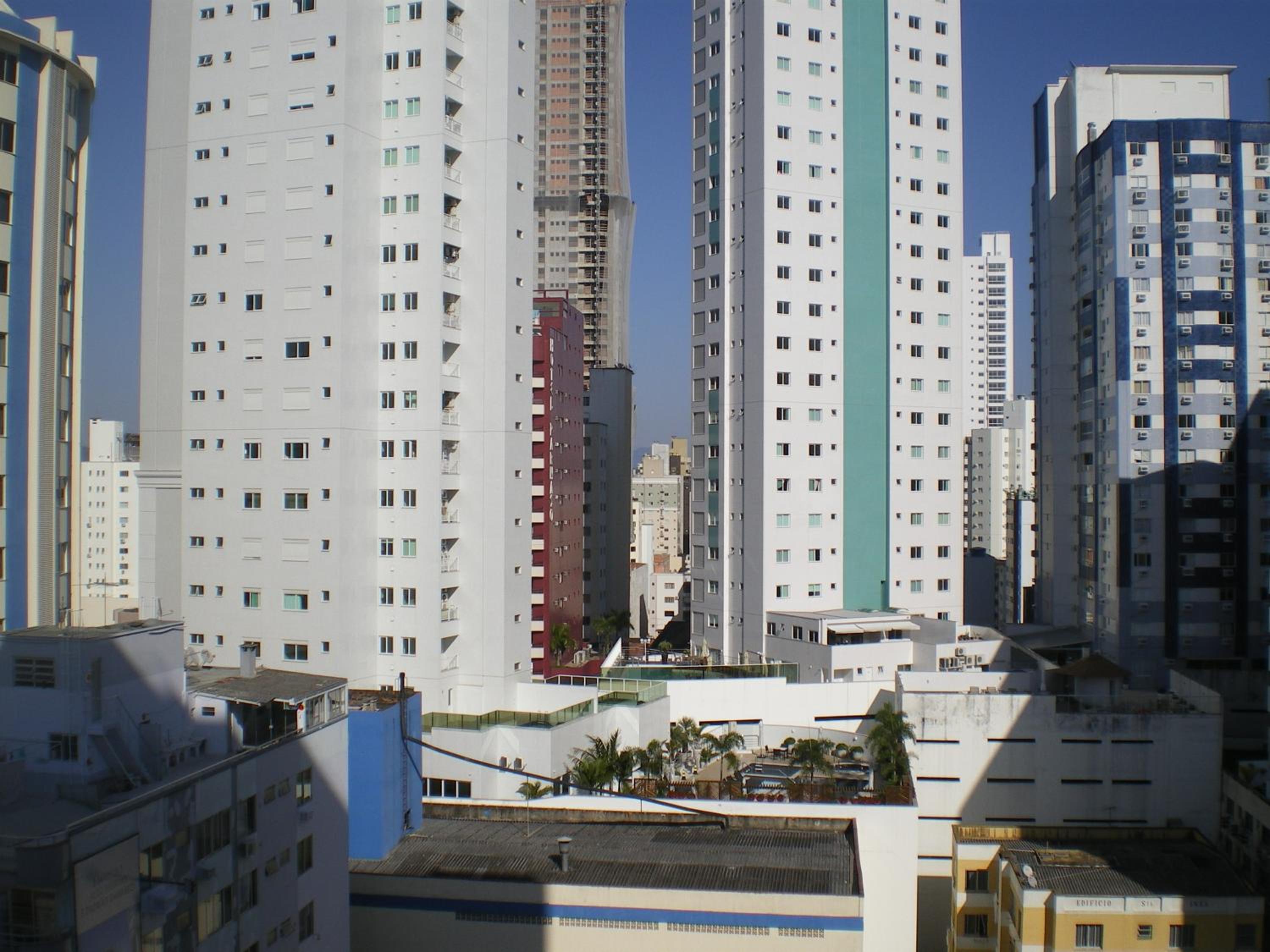 Apartamento Dante Tomio