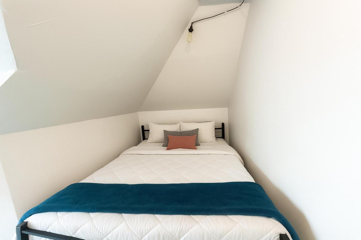 Detroit North End 6BR | Pets, WiFi, Parking