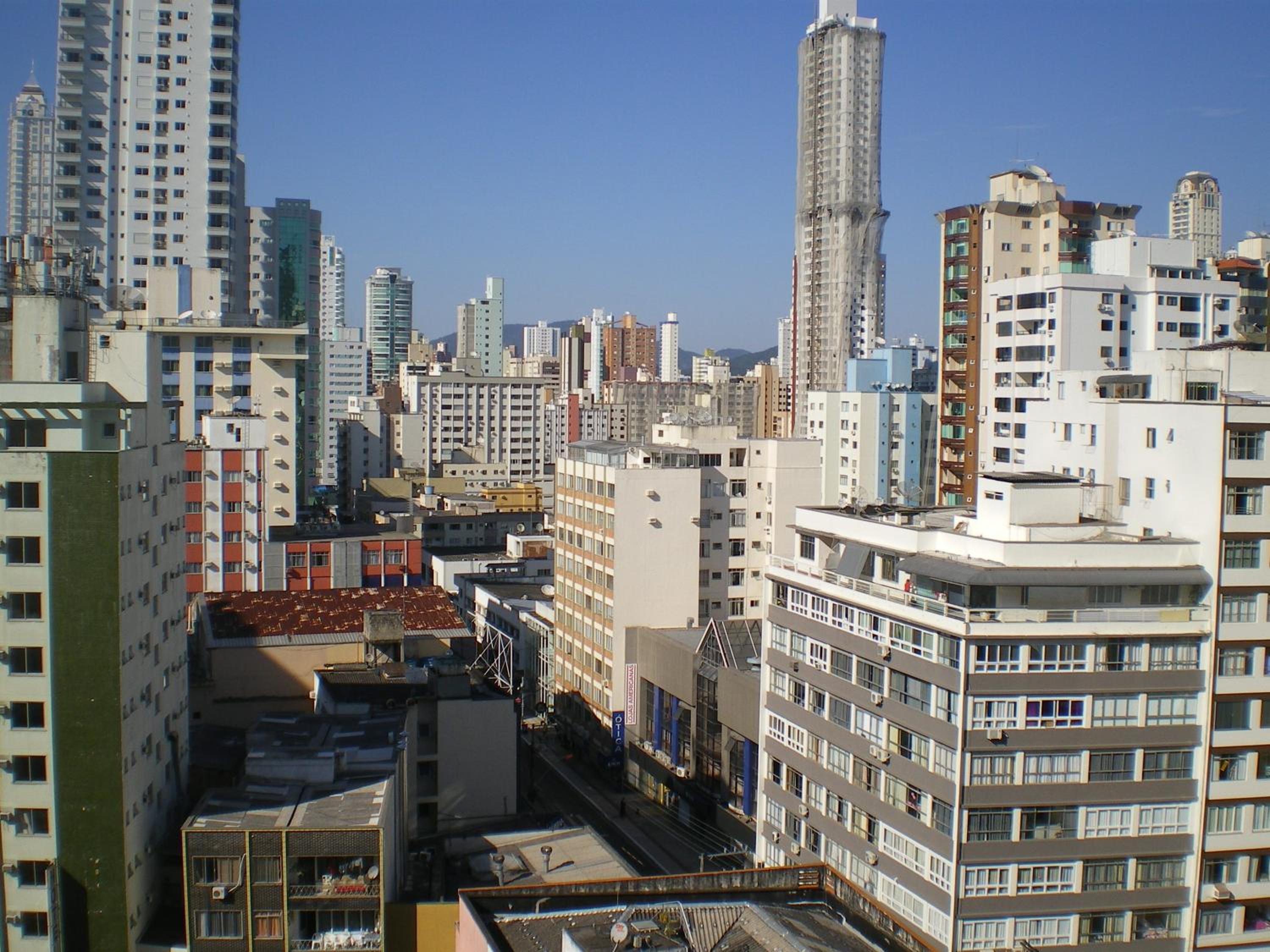 Apartamento Dante Tomio