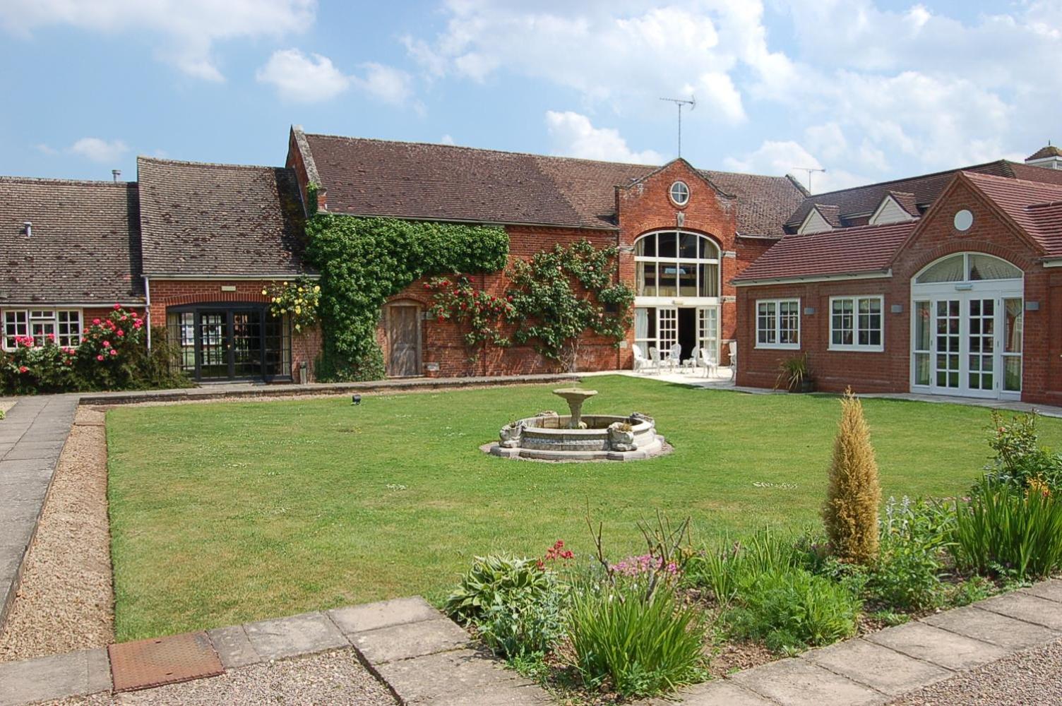 Alcester Vacations - Kings Court Hotel - Property Image 8