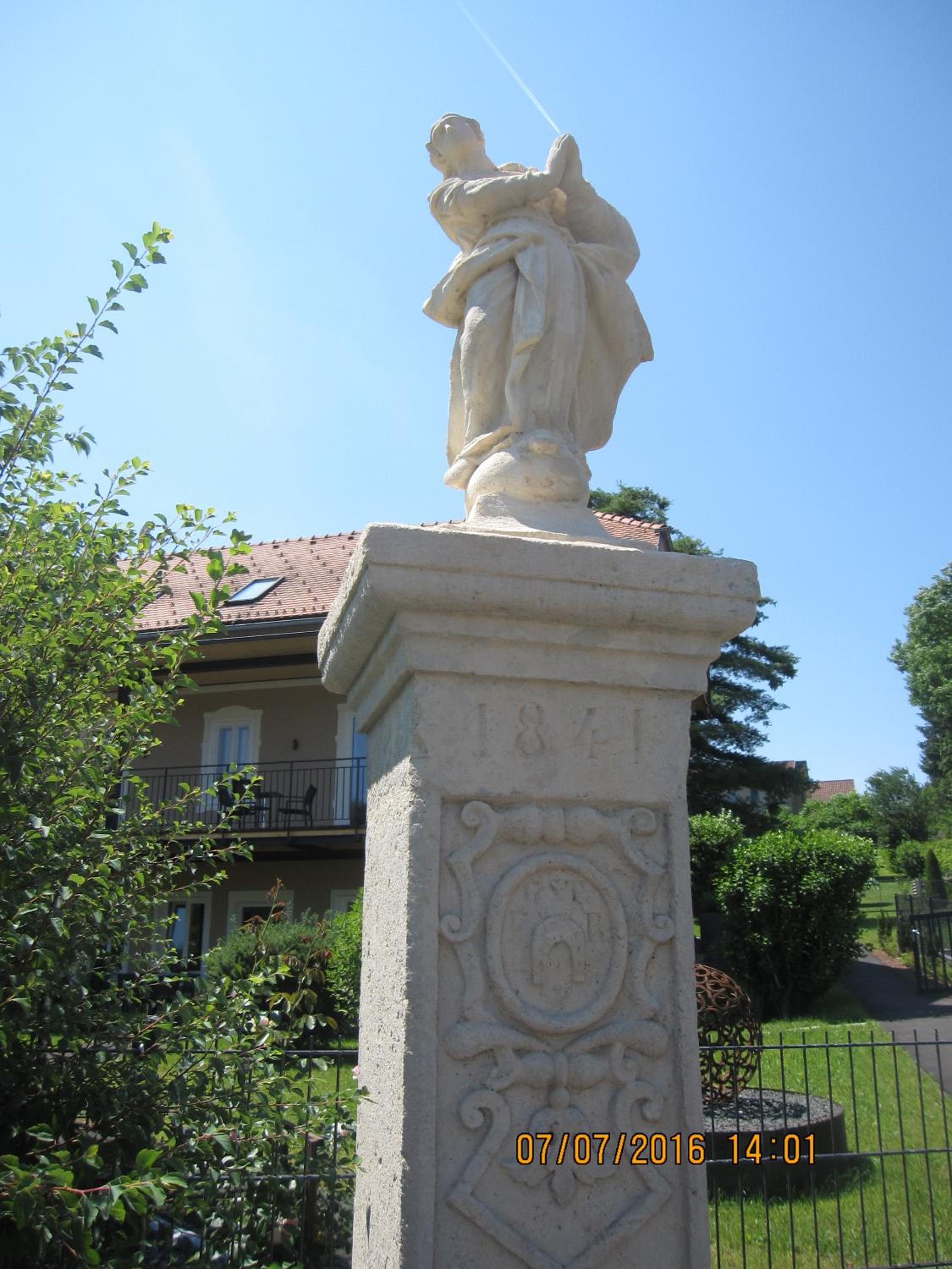 Photo 34
