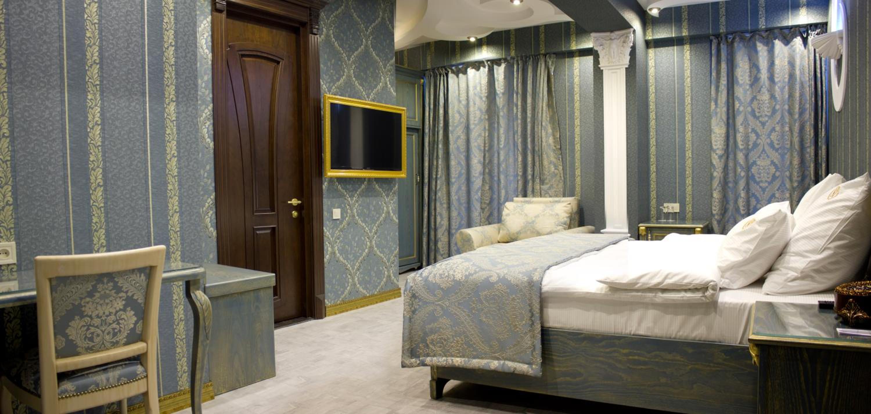 Neapol Boutique Hotel