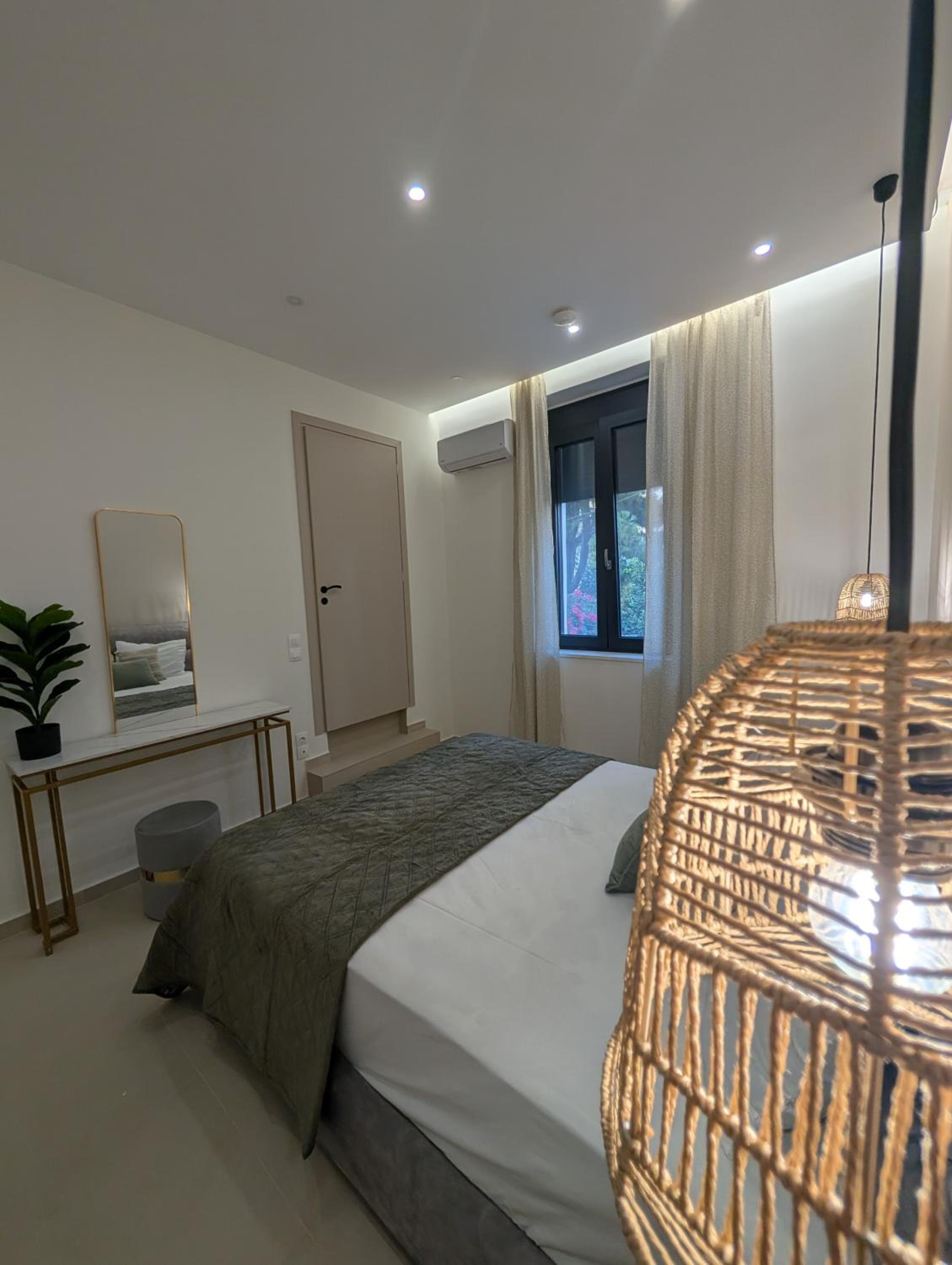 Eriad Patras - Calm Luxury Stay In The City Centre