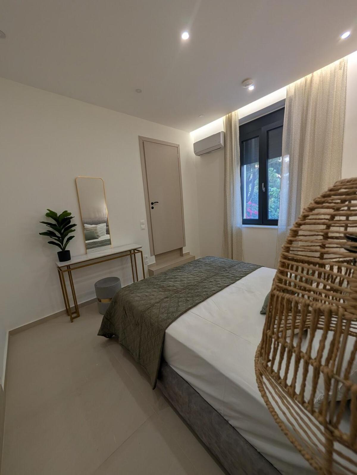 Eriad Patras - Calm Luxury Stay In The City Centre