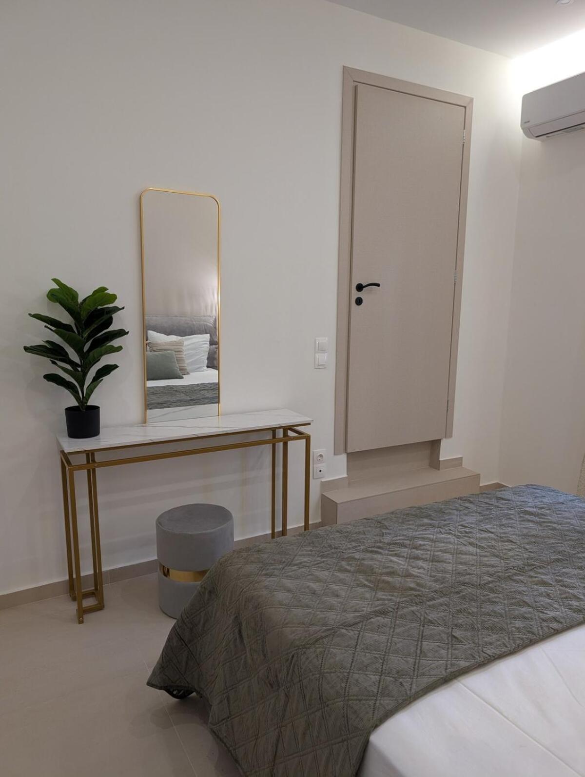 Eriad Patras - Calm Luxury Stay In The City Centre