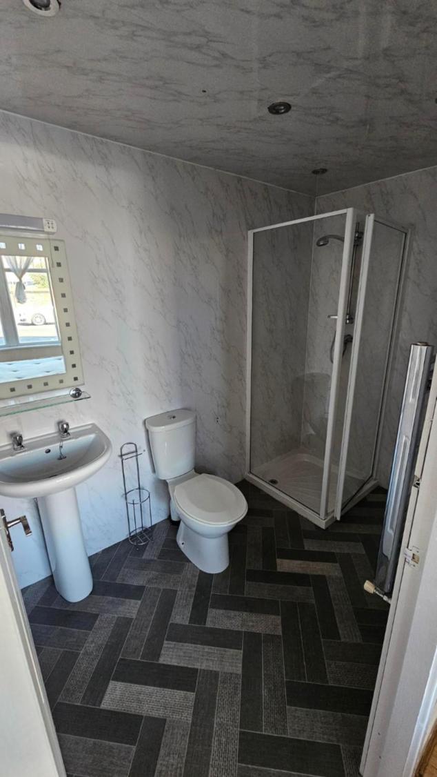 Park Road Guest House - Room To Rent On Park Road in Blackpool FY1 4ET