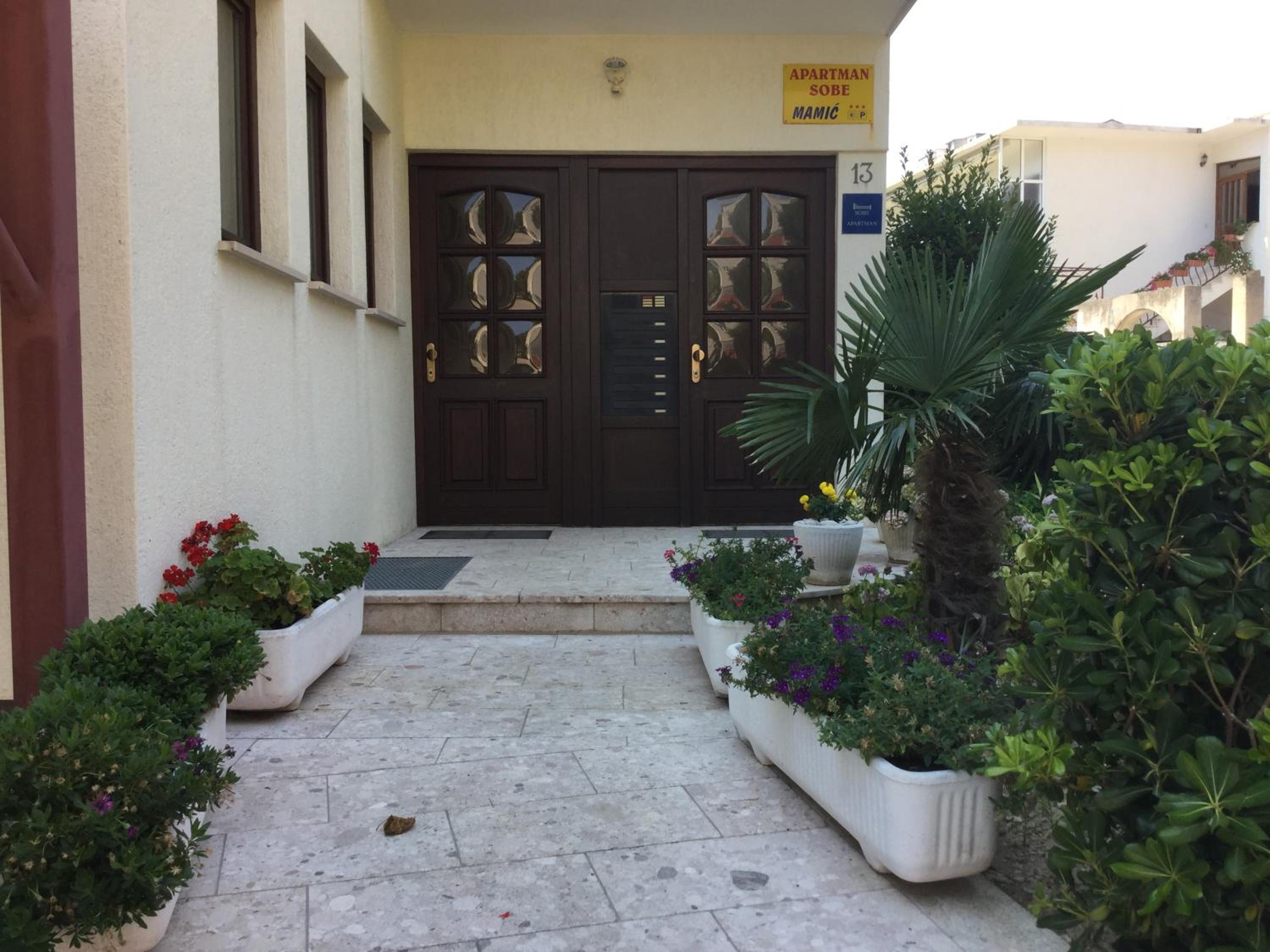 Apartments and Rooms Mamić view 5