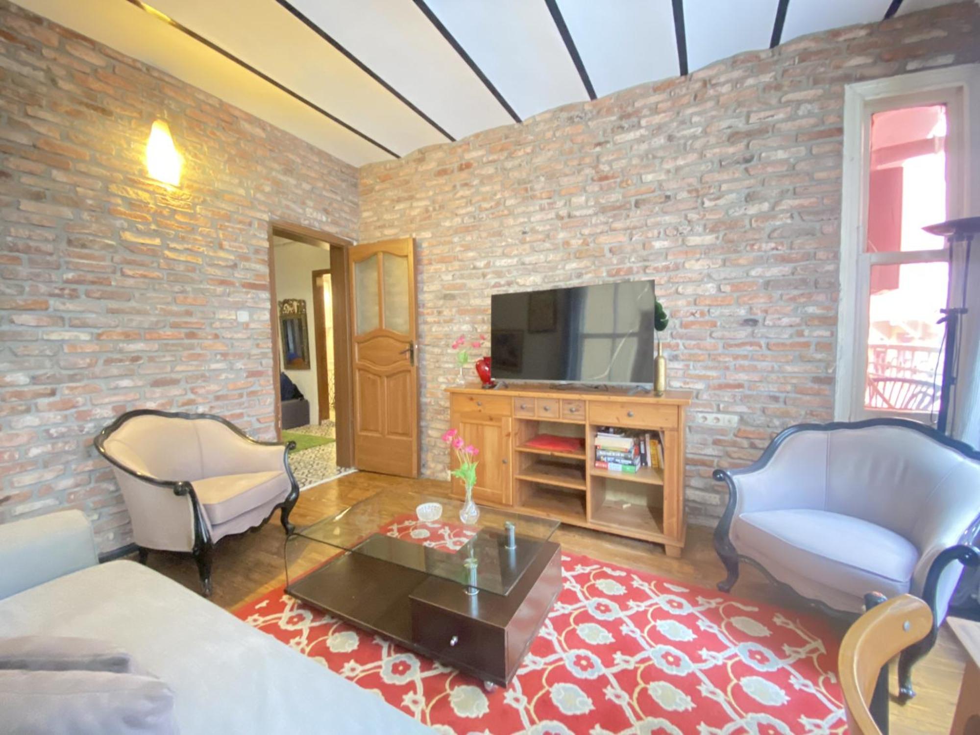 Authentic Beyoğlu Flat 2BR w Brick Walls Vint