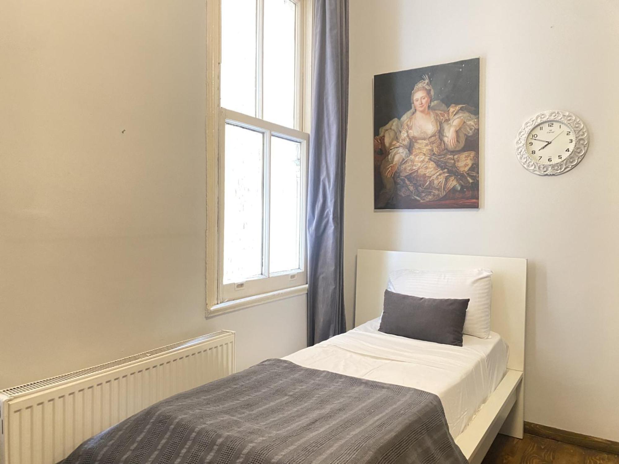 Authentic Beyoğlu Flat 2BR w Brick Walls Vint