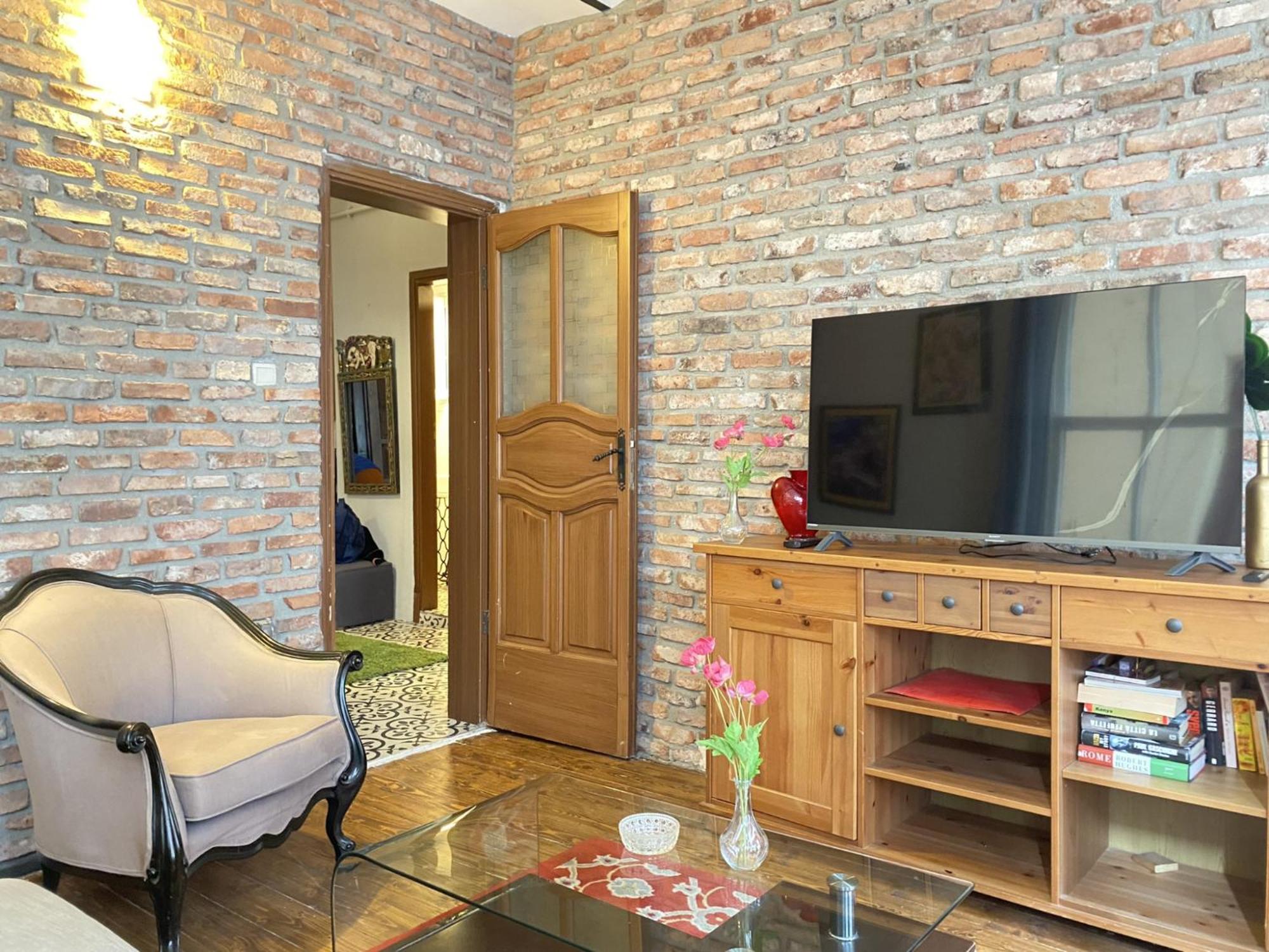 Authentic Beyoğlu Flat 2BR w Brick Walls Vint