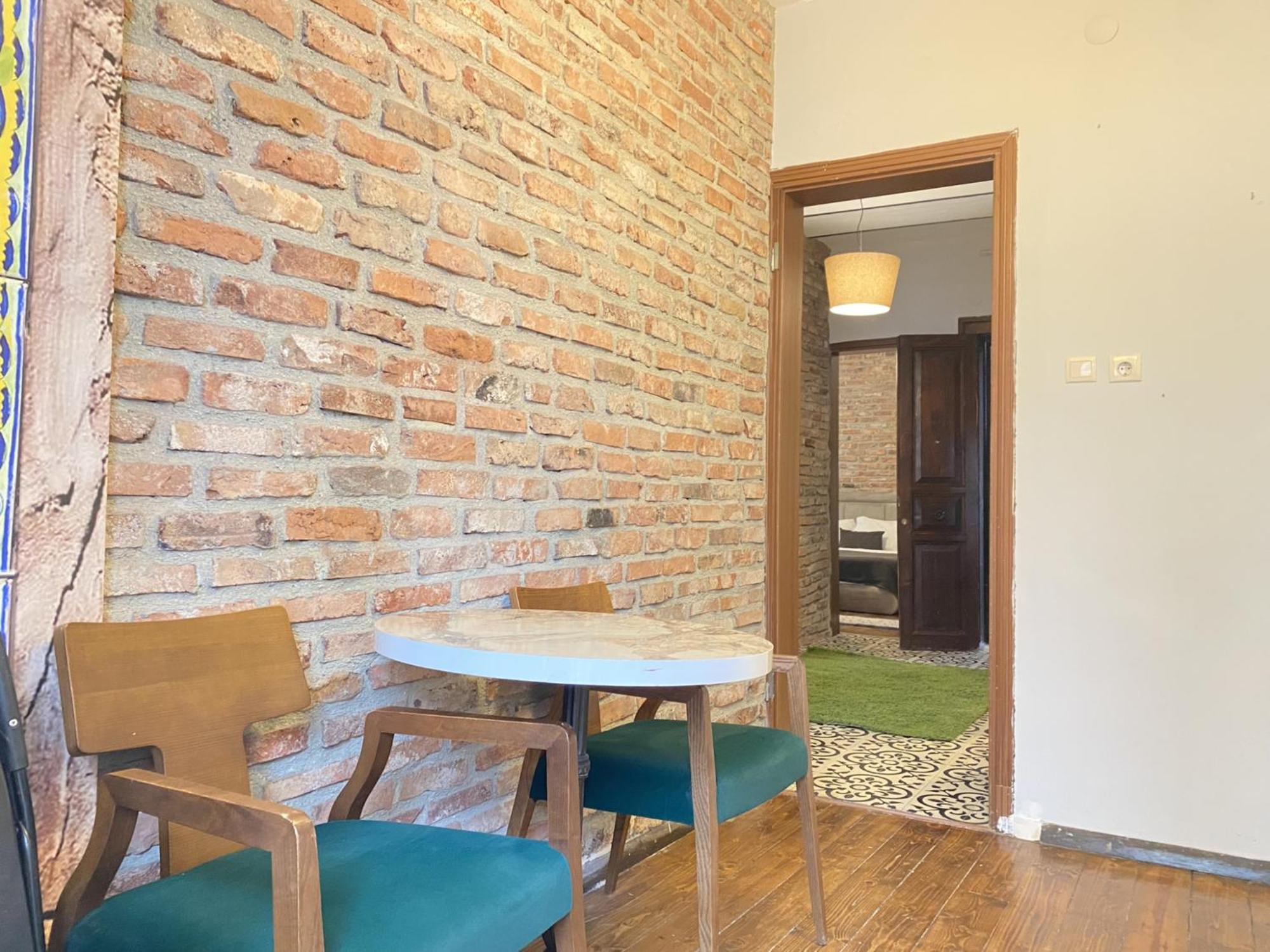 Authentic Beyoğlu Flat 2BR w Brick Walls Vint