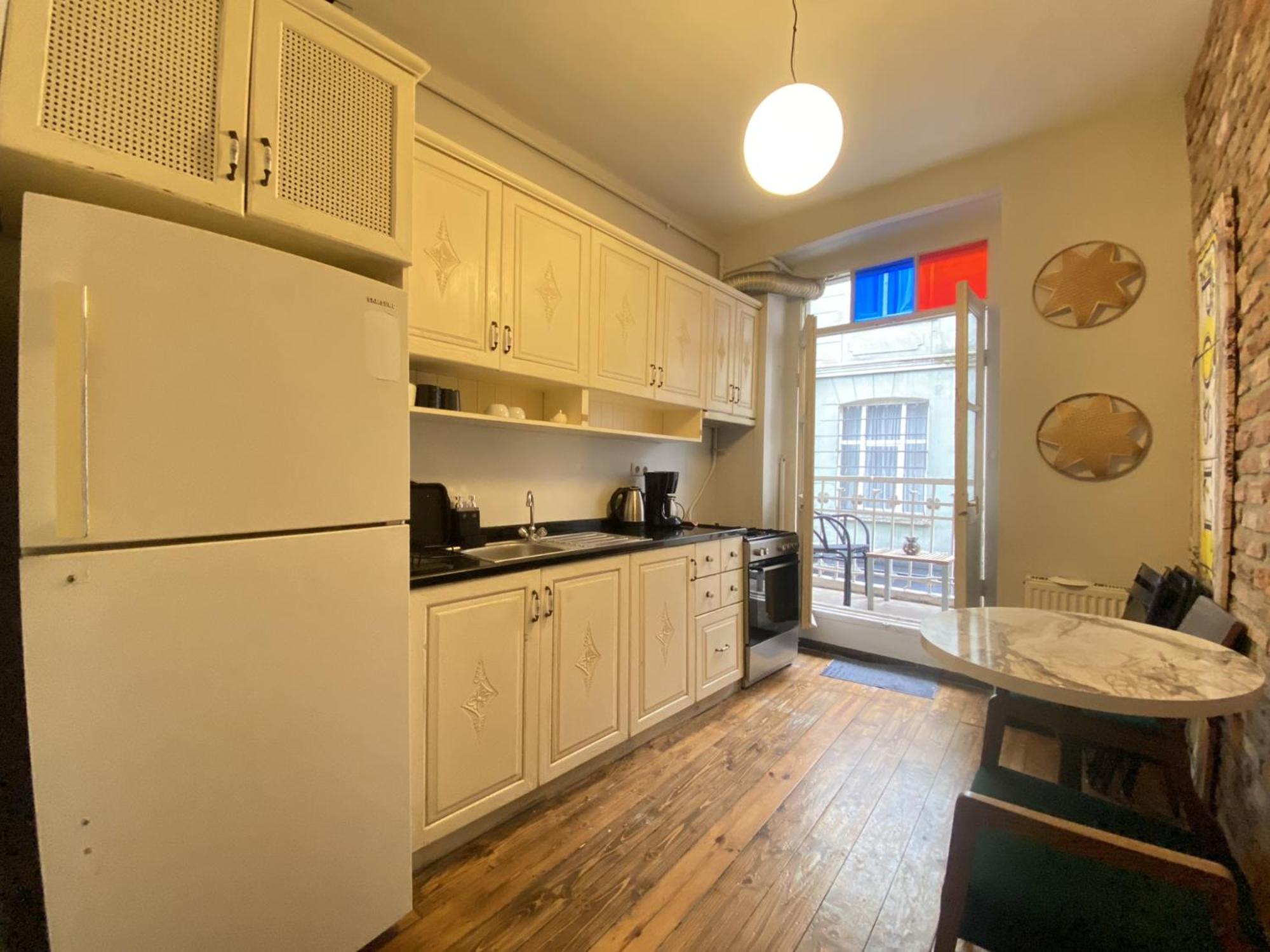 Authentic Beyoğlu Flat 2BR w Brick Walls Vint