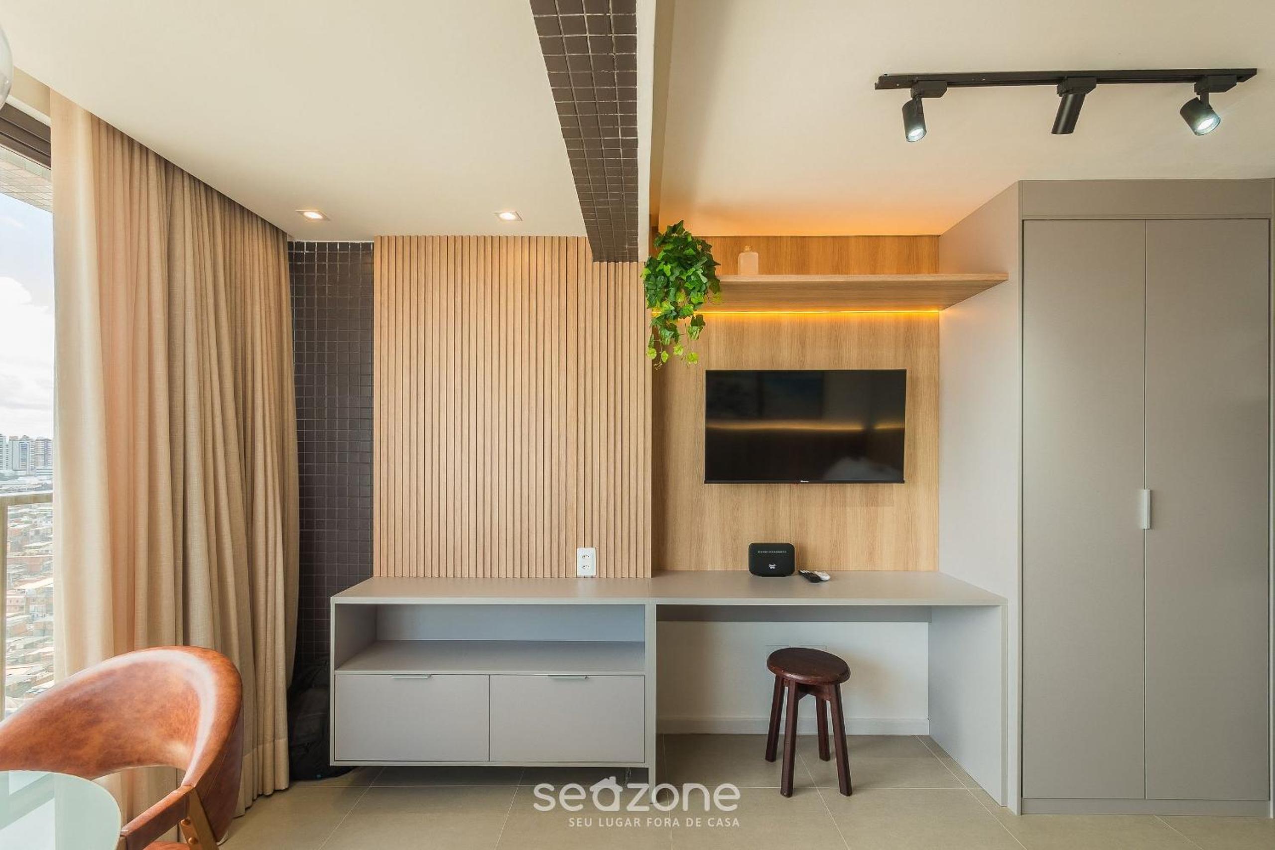 Apartments in a building with a pool 800m from the beach in Salvador - EDF